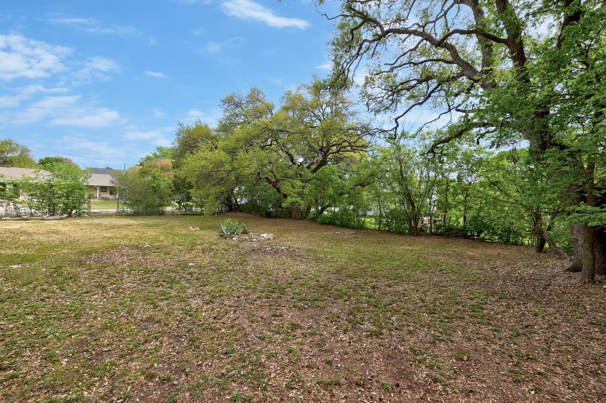 11013 Travis DR