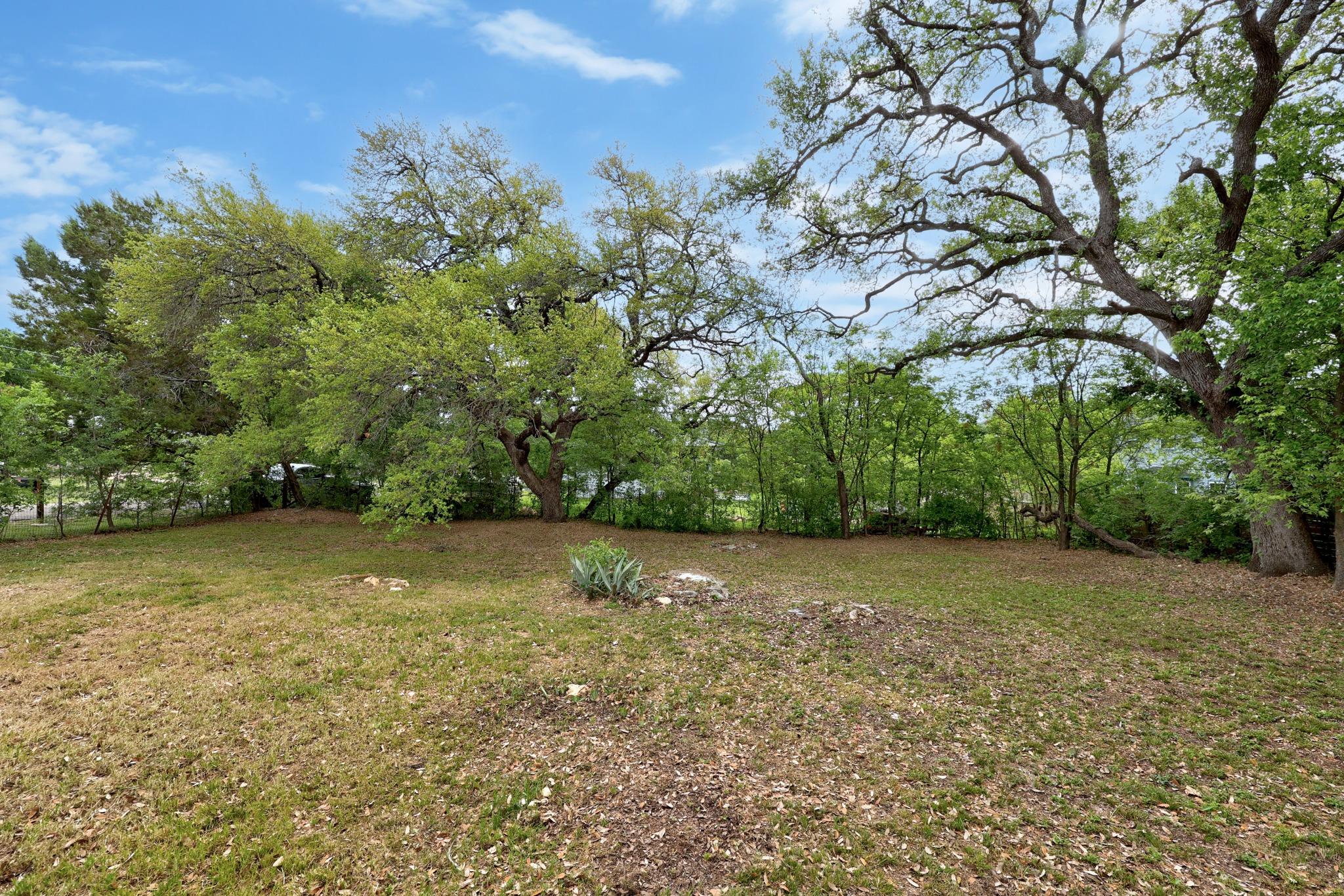 11013 Travis DR