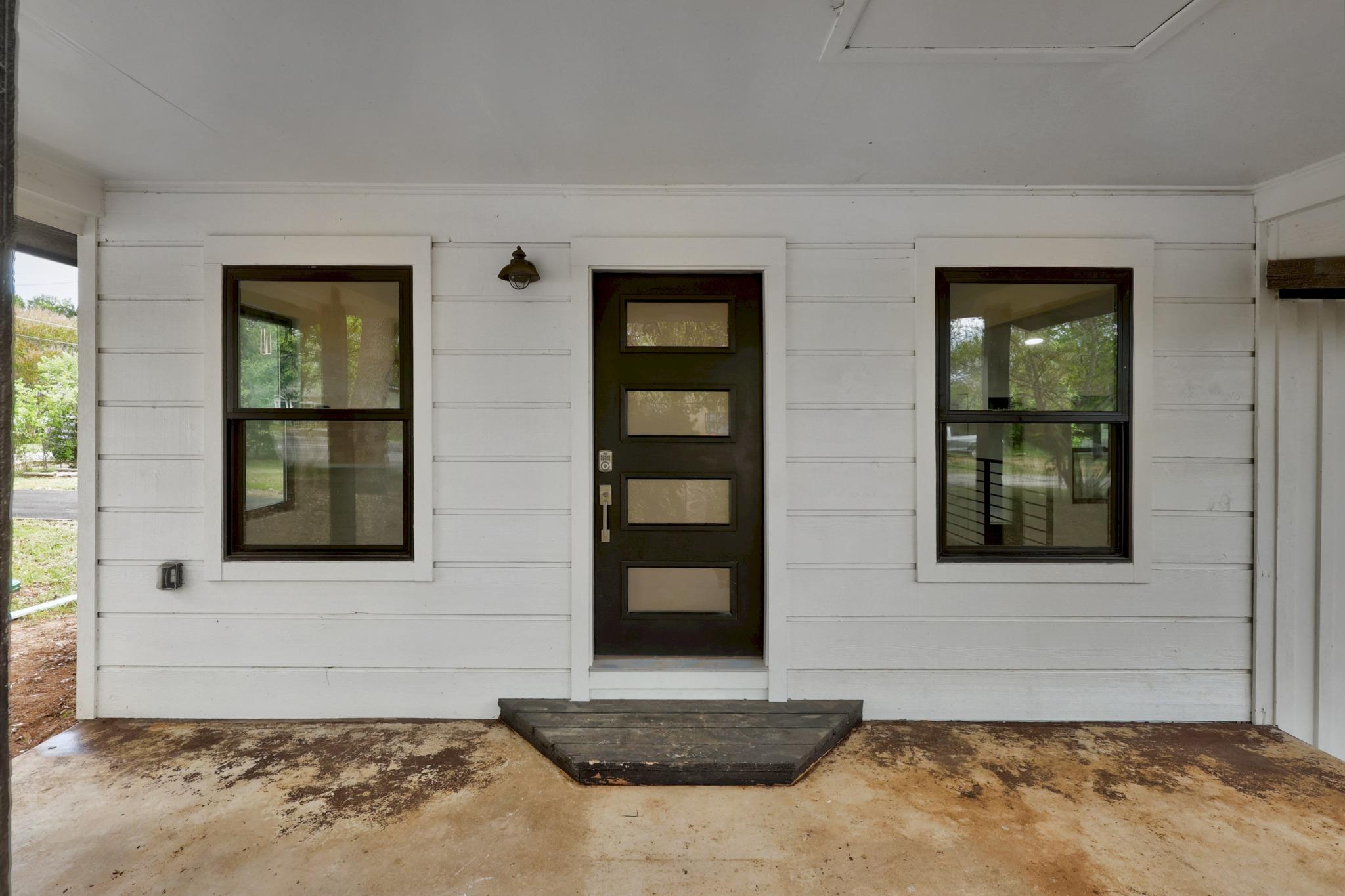 11013 Travis DR