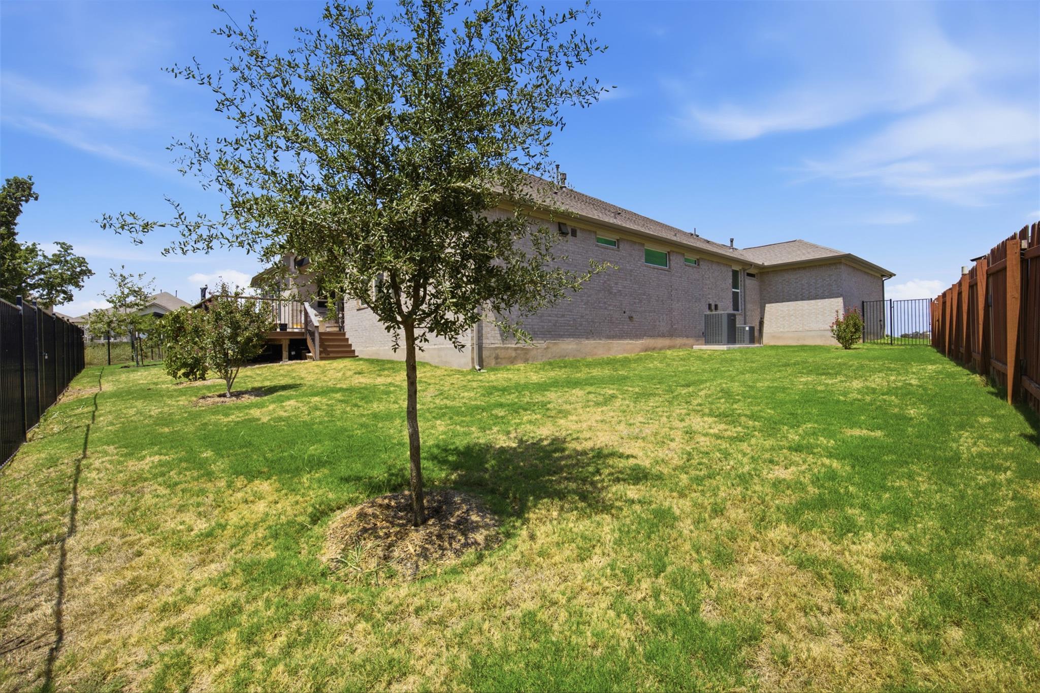 501 Great Lawn CV