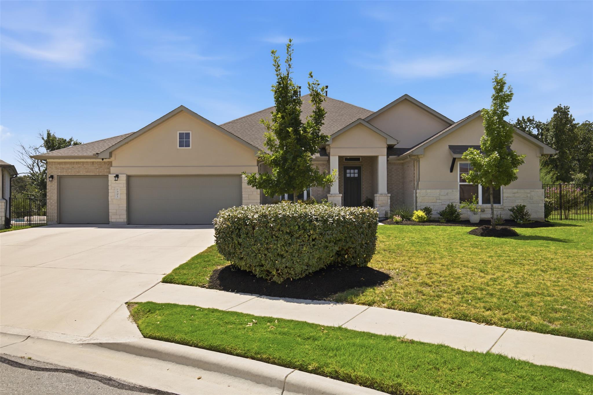 501 Great Lawn CV
