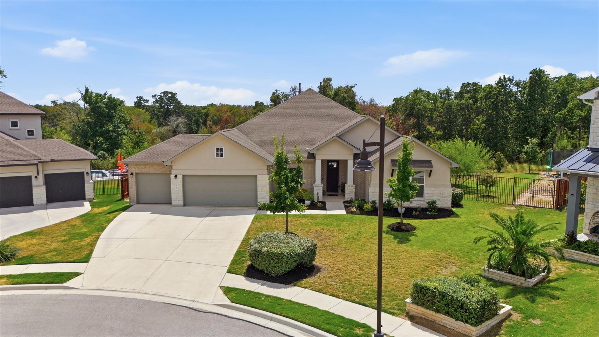 501 Great Lawn CV