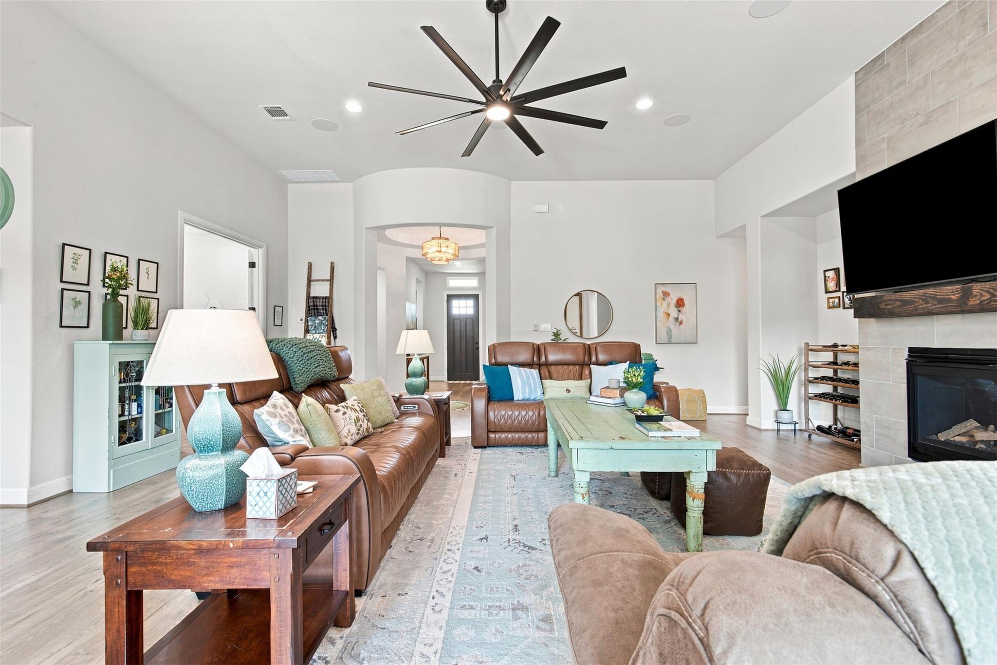 501 Great Lawn CV