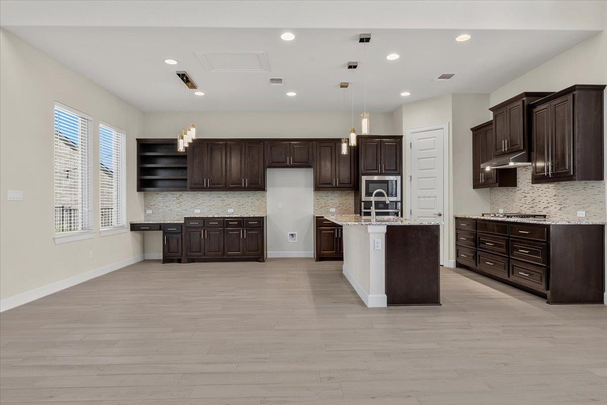 266 Village Oak DR