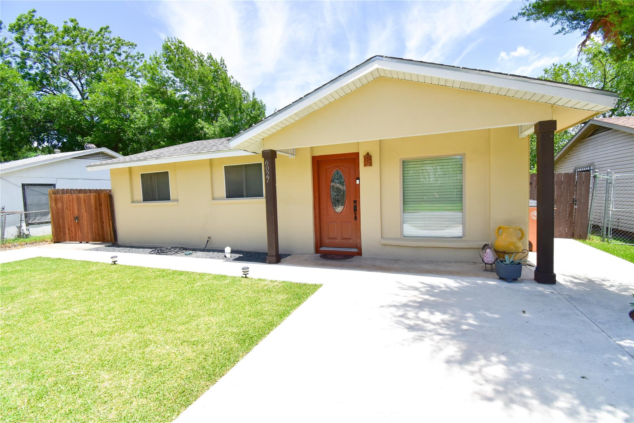6027 Bluebell CIR