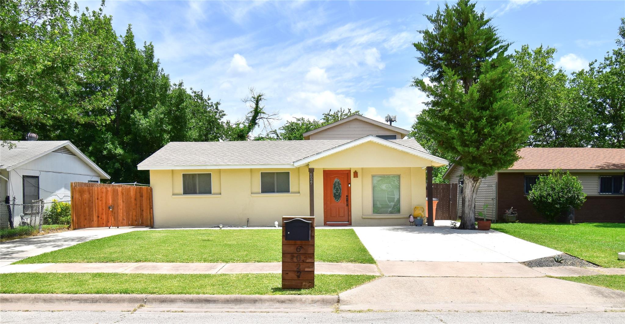 6027 Bluebell CIR