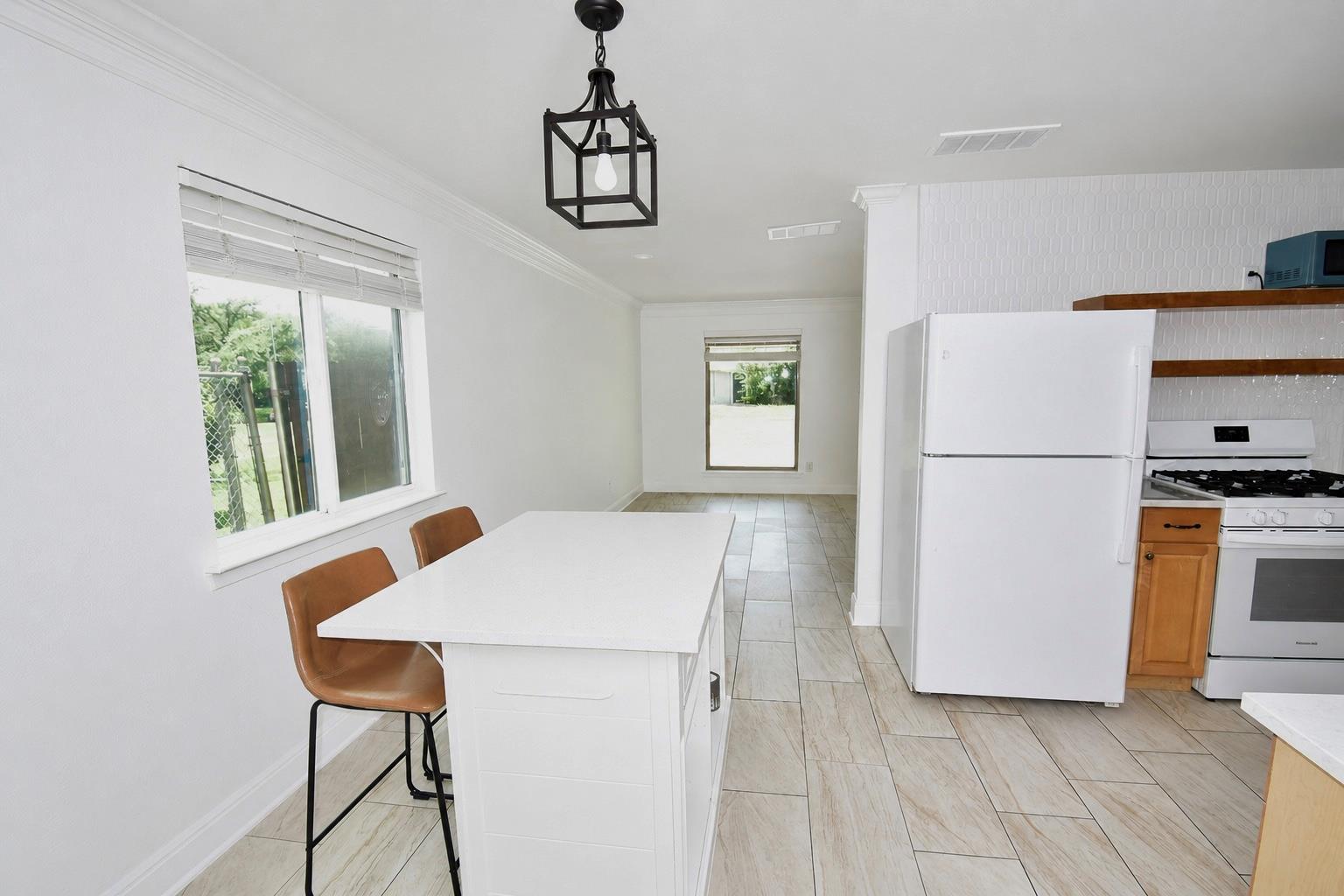 6027 Bluebell CIR