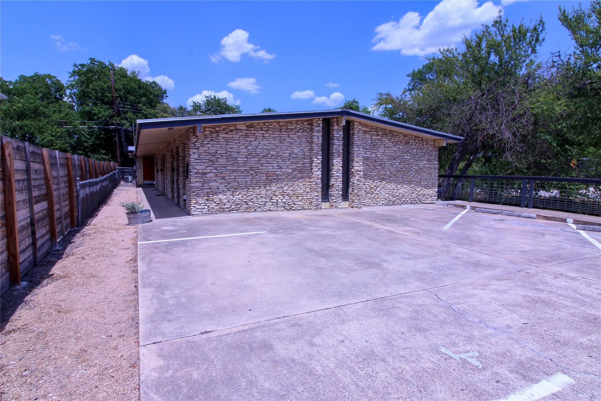 300 Franklin BLVD # 104