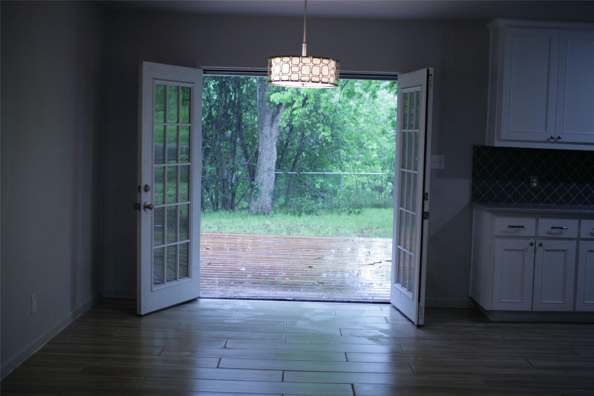 1413 Broadmoor DR