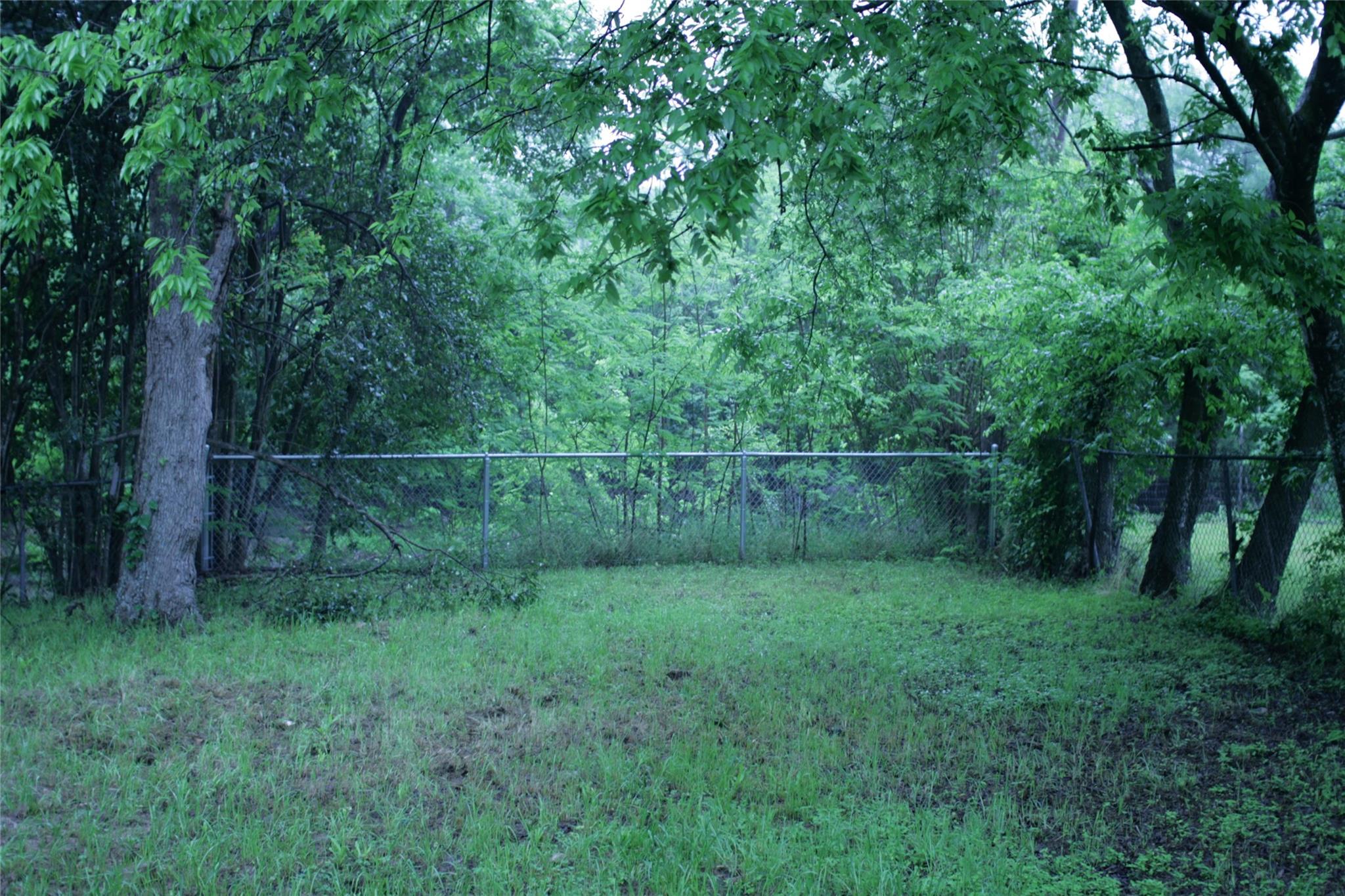 1413 Broadmoor DR