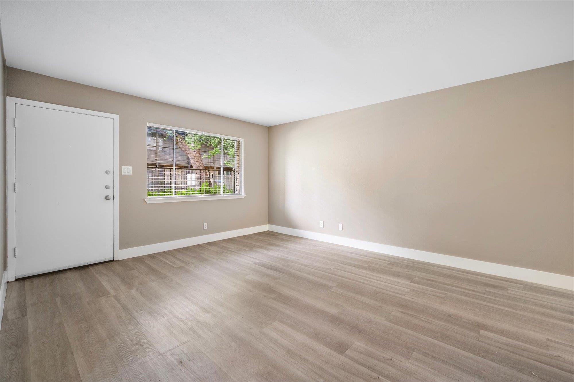 2303 East Side #109 DR # 109