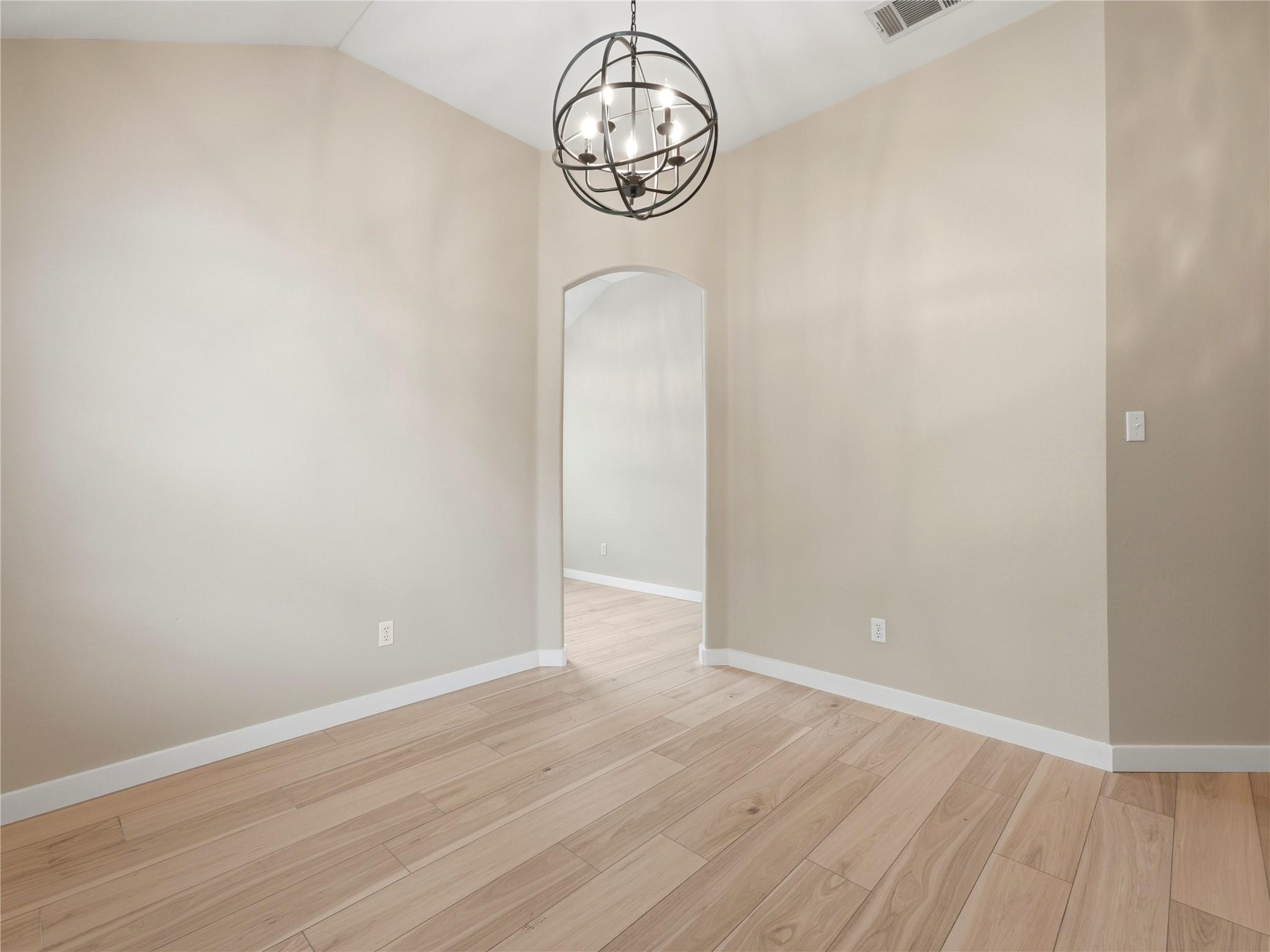 1004 Downridge DR