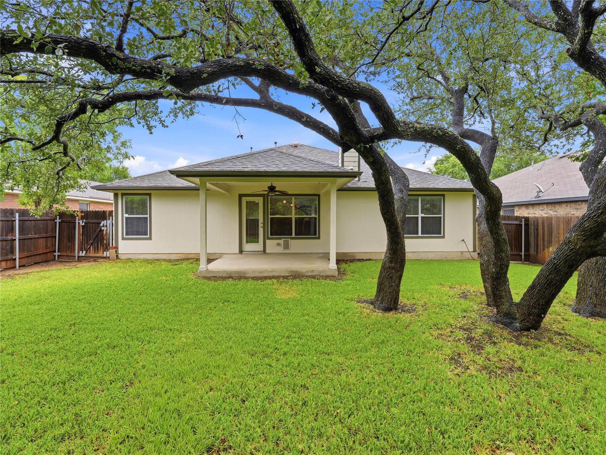 1004 Downridge DR