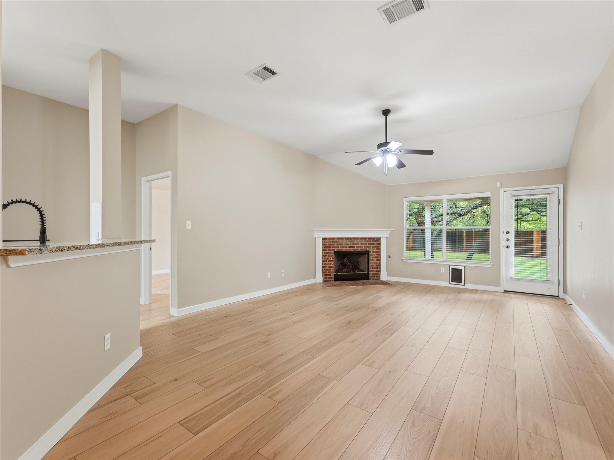 1004 Downridge DR
