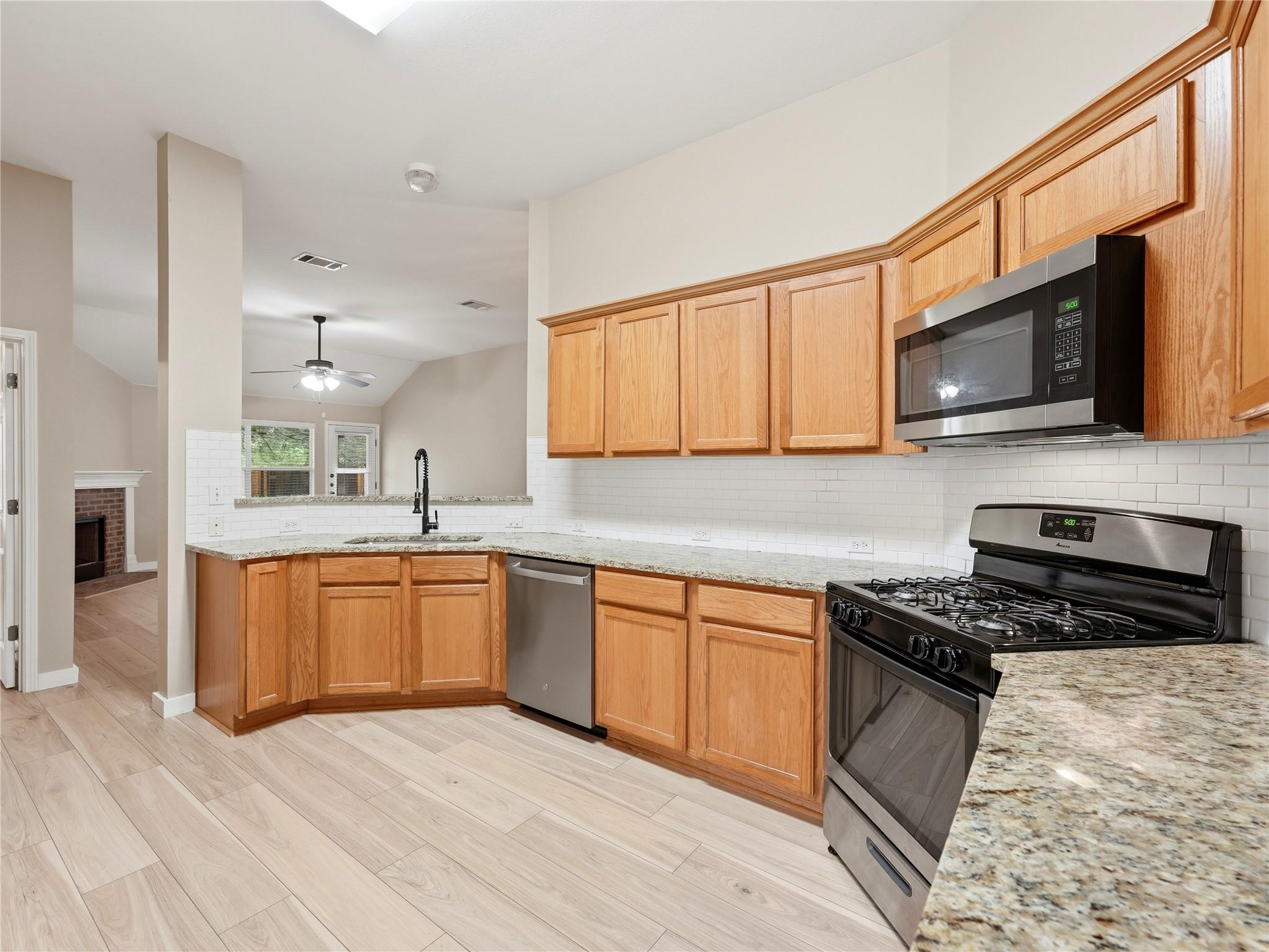 1004 Downridge DR