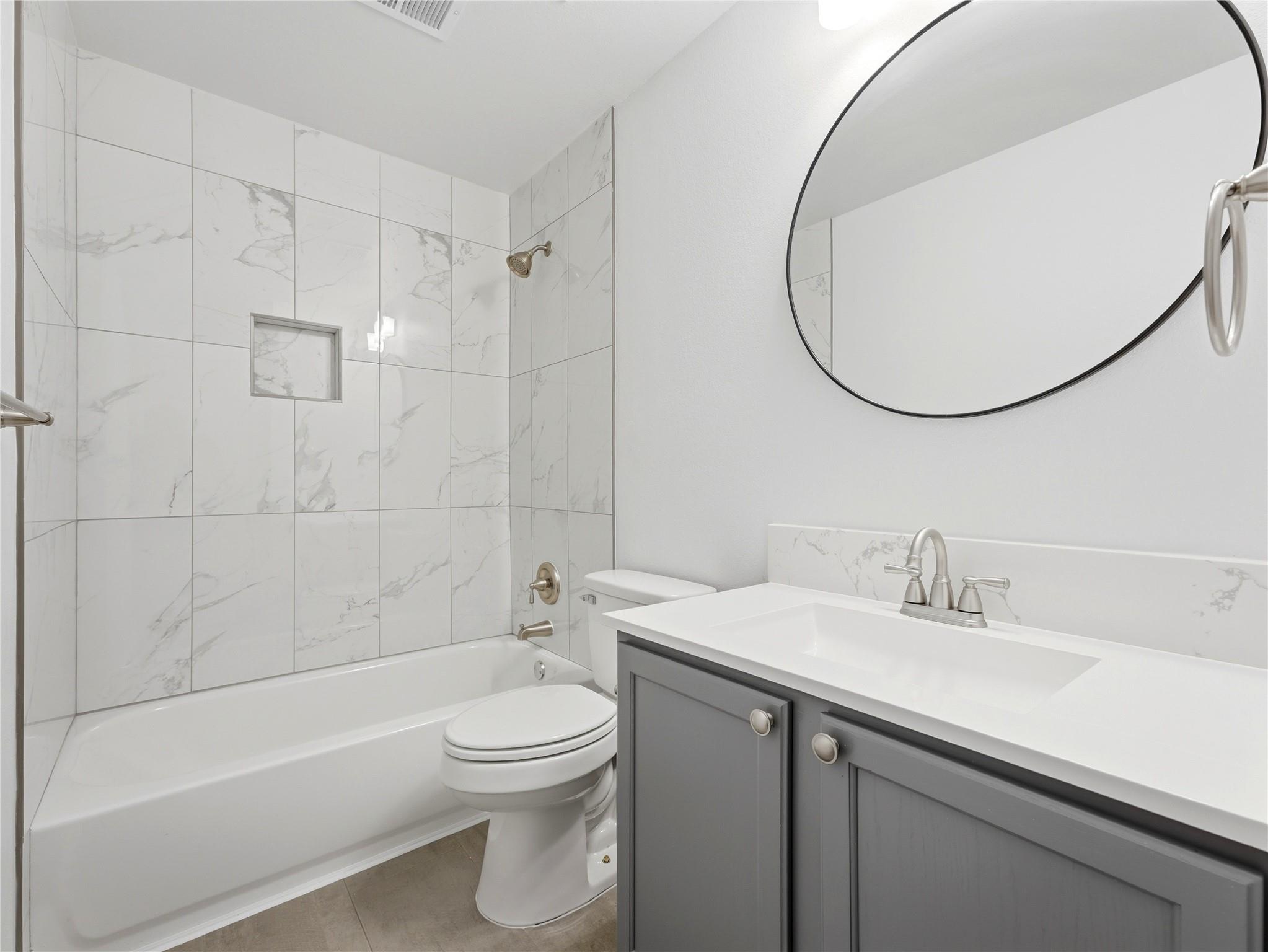 1004 Downridge DR