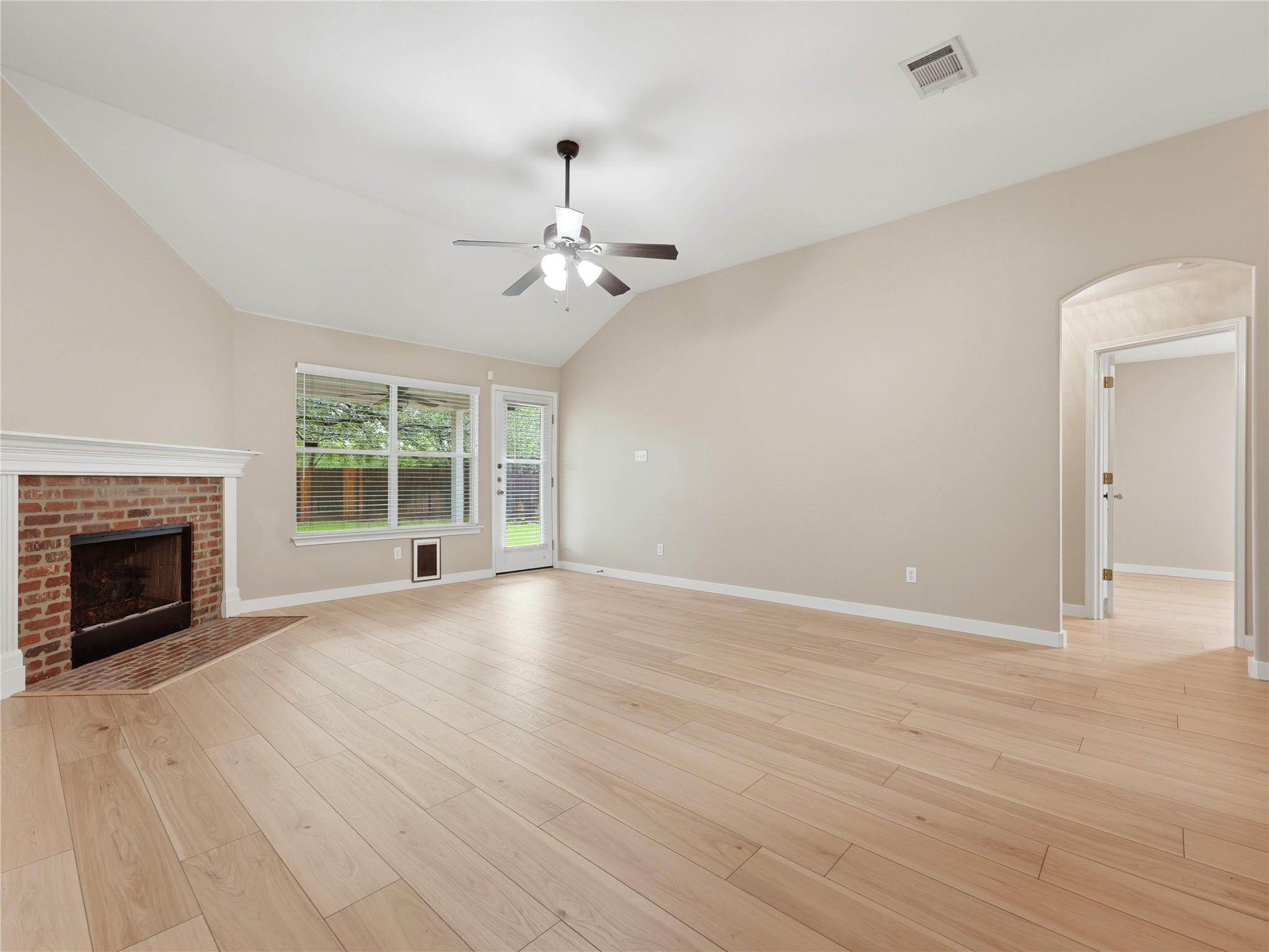 1004 Downridge DR