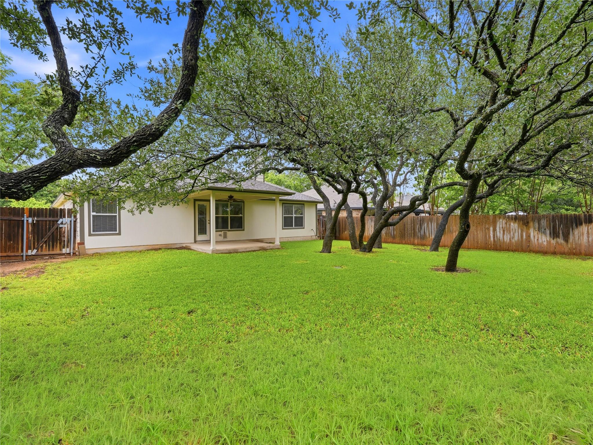 1004 Downridge DR