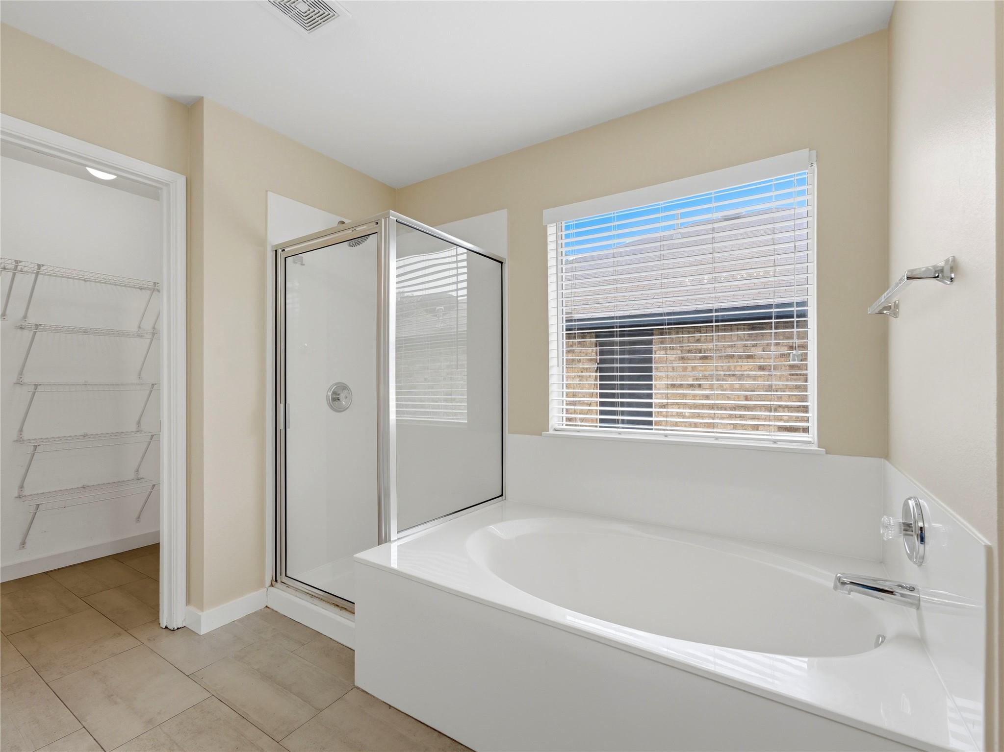1004 Downridge DR