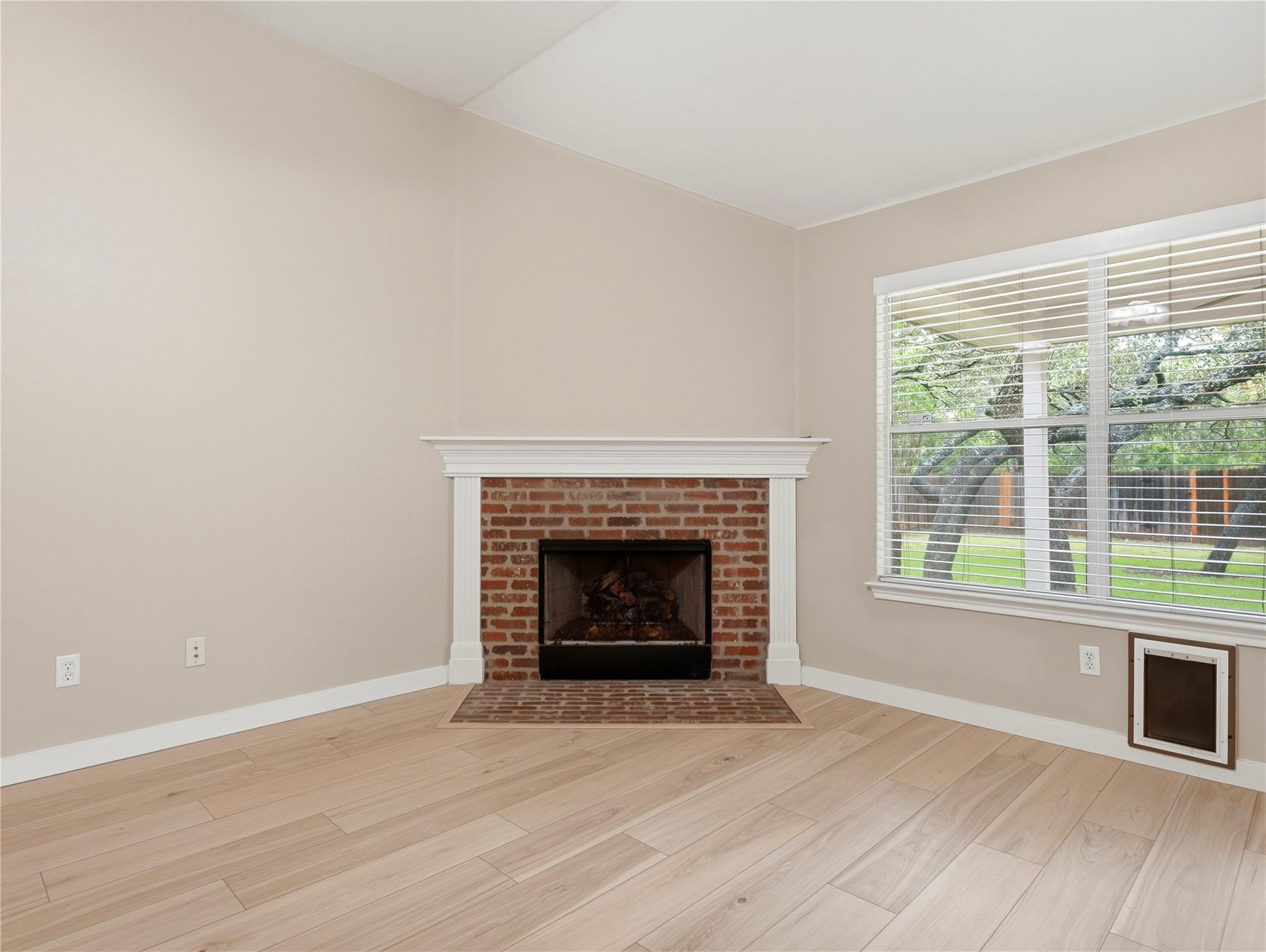 1004 Downridge DR