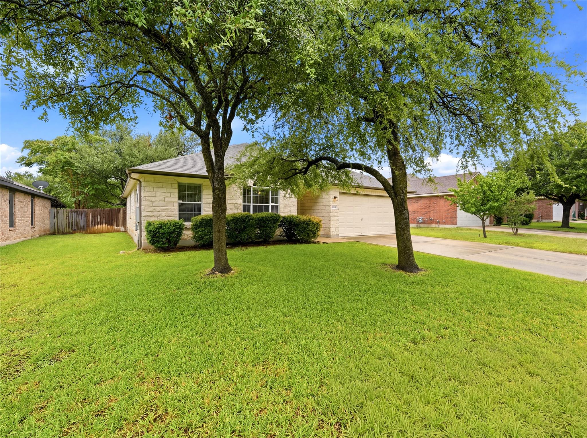 1004 Downridge DR
