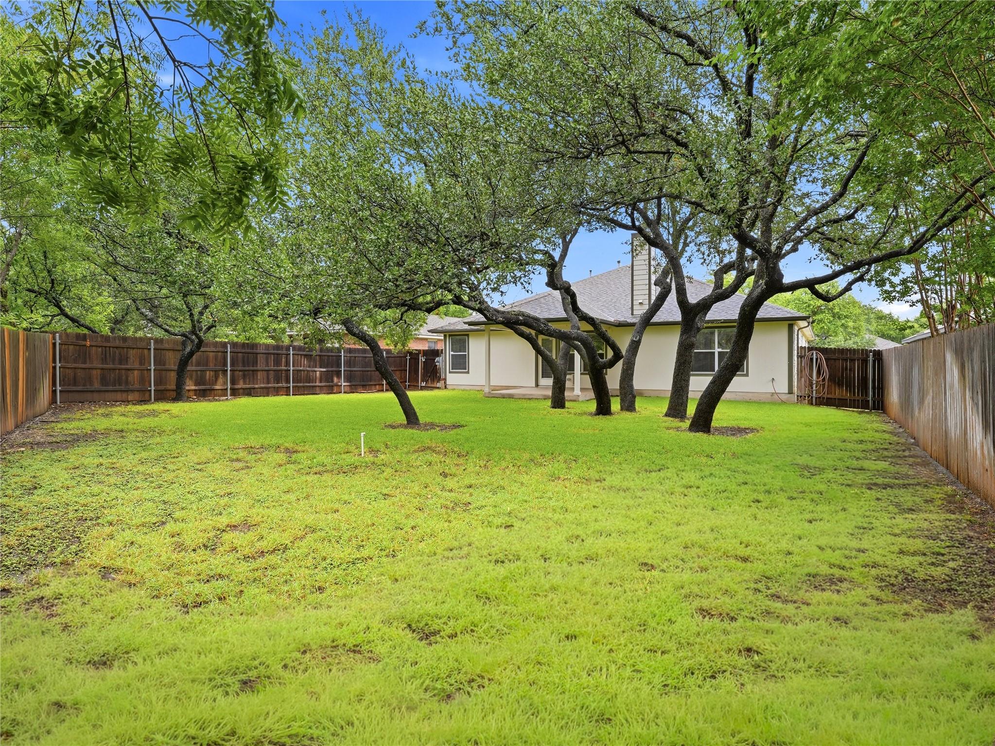 1004 Downridge DR