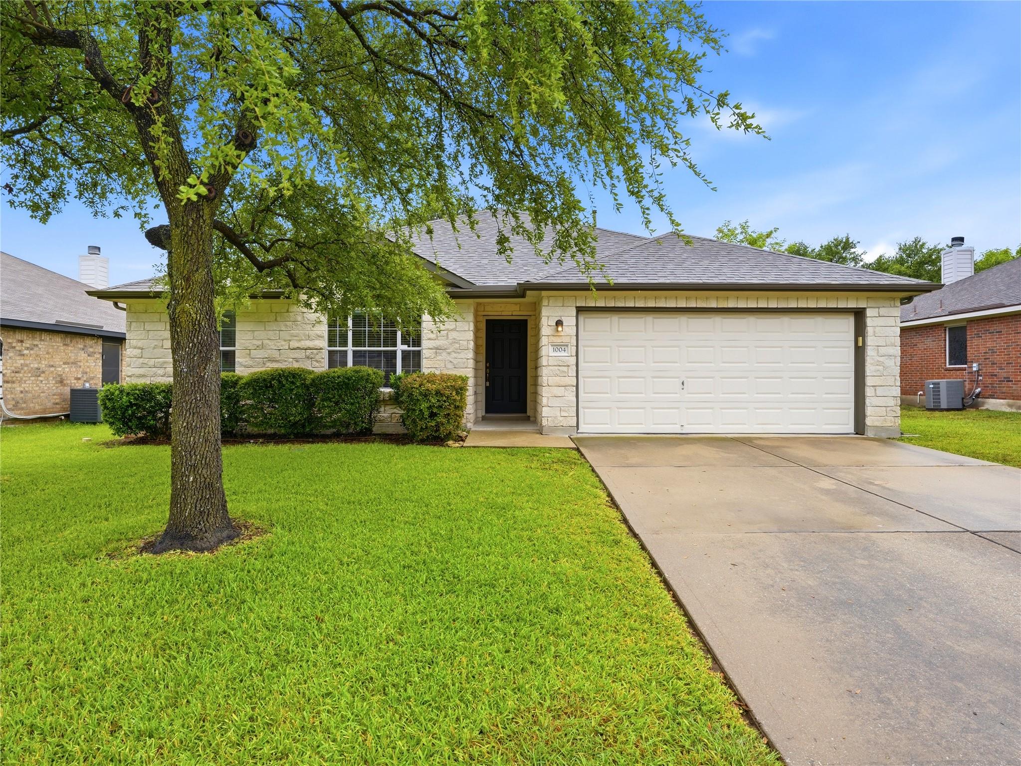 1004 Downridge DR