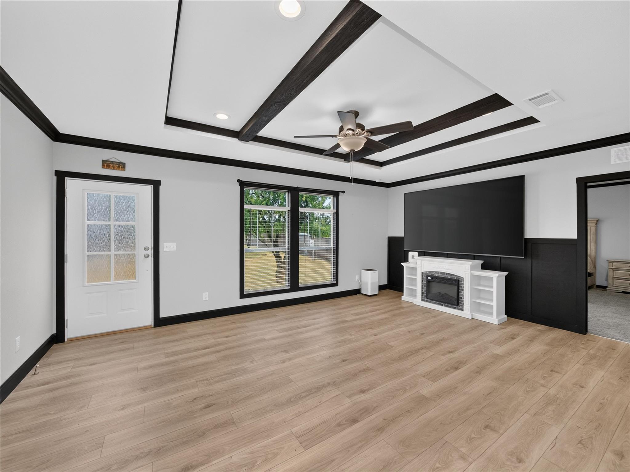 1106 Hi Line DR