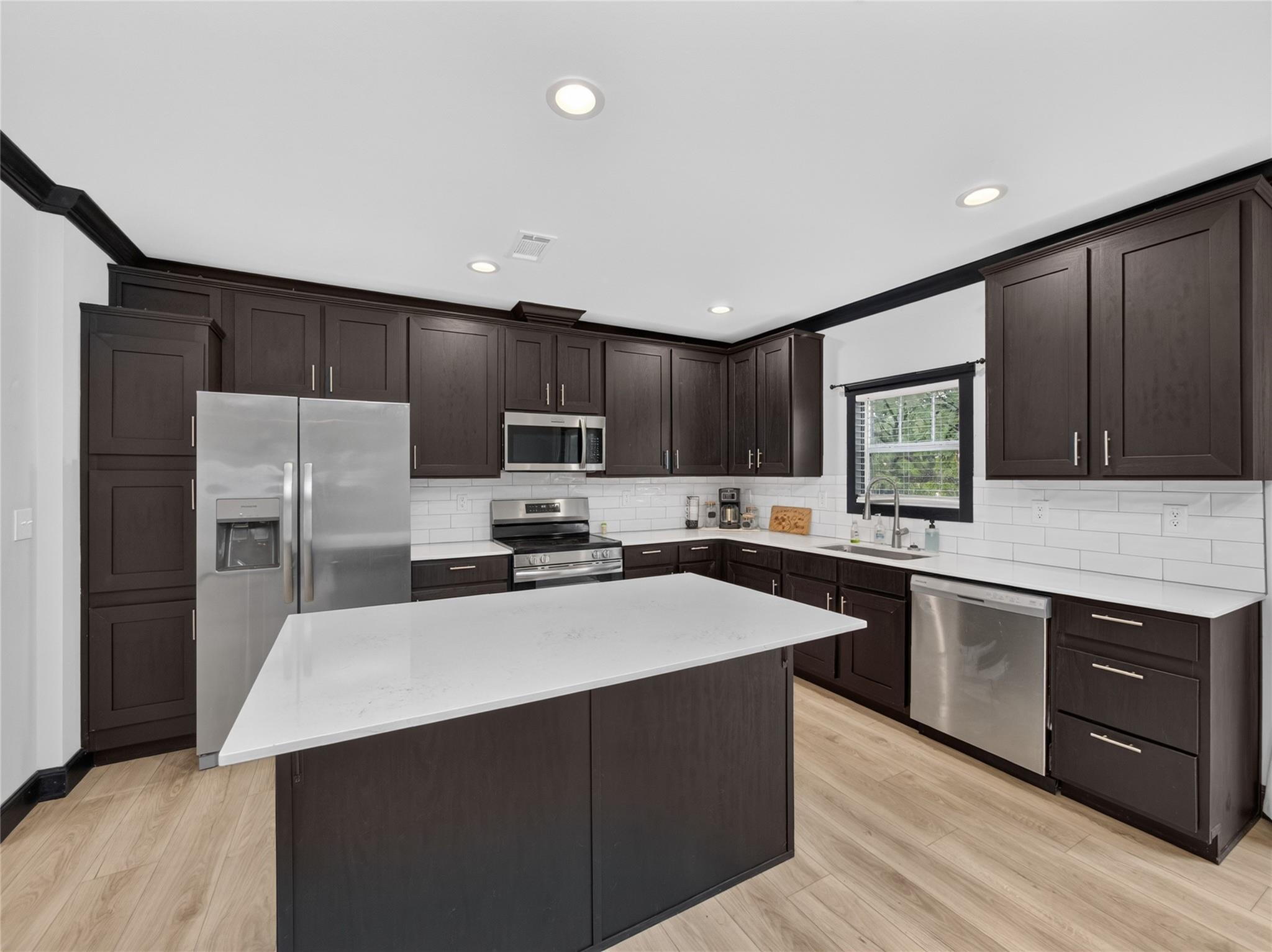 1106 Hi Line DR