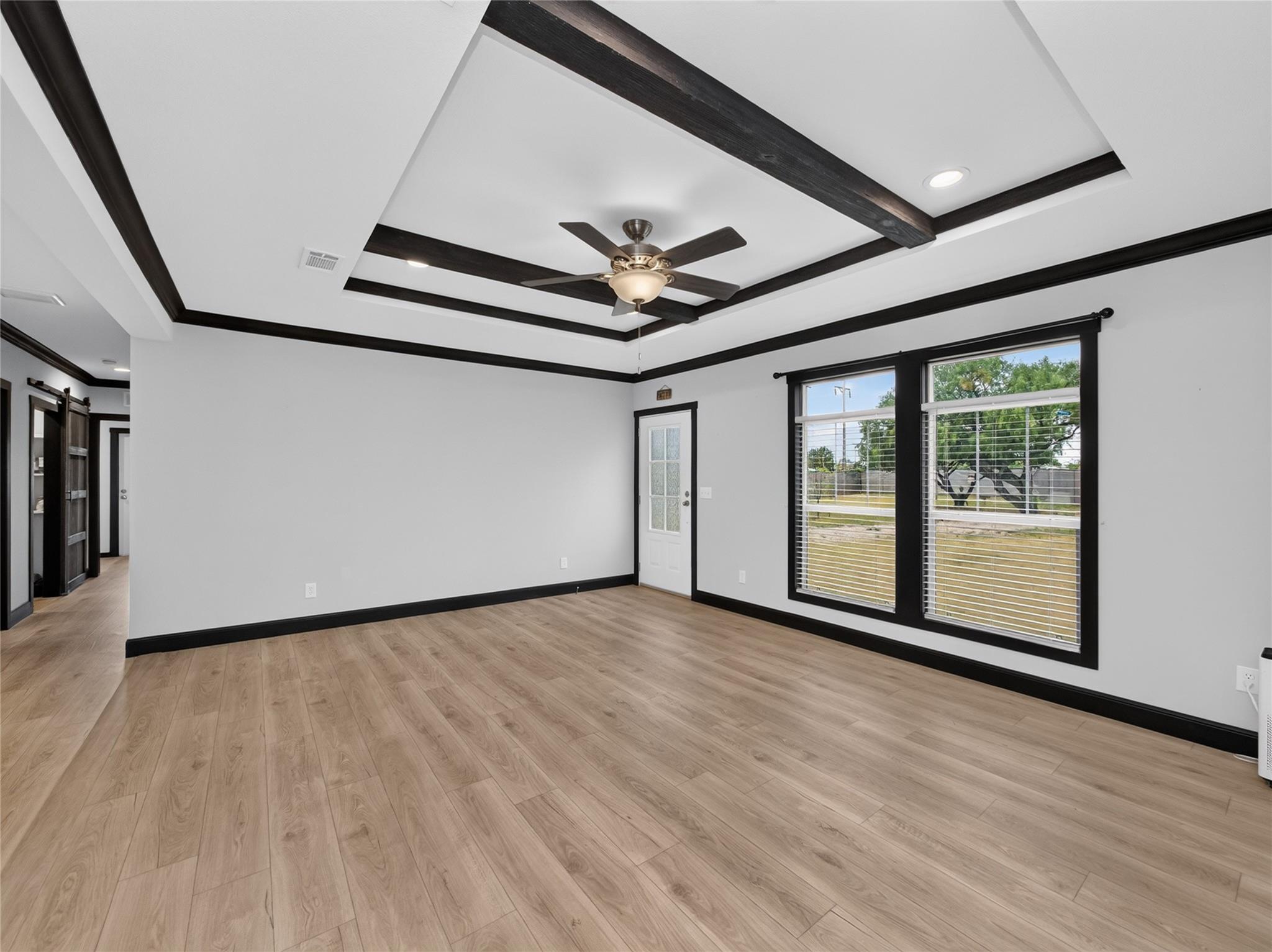1106 Hi Line DR
