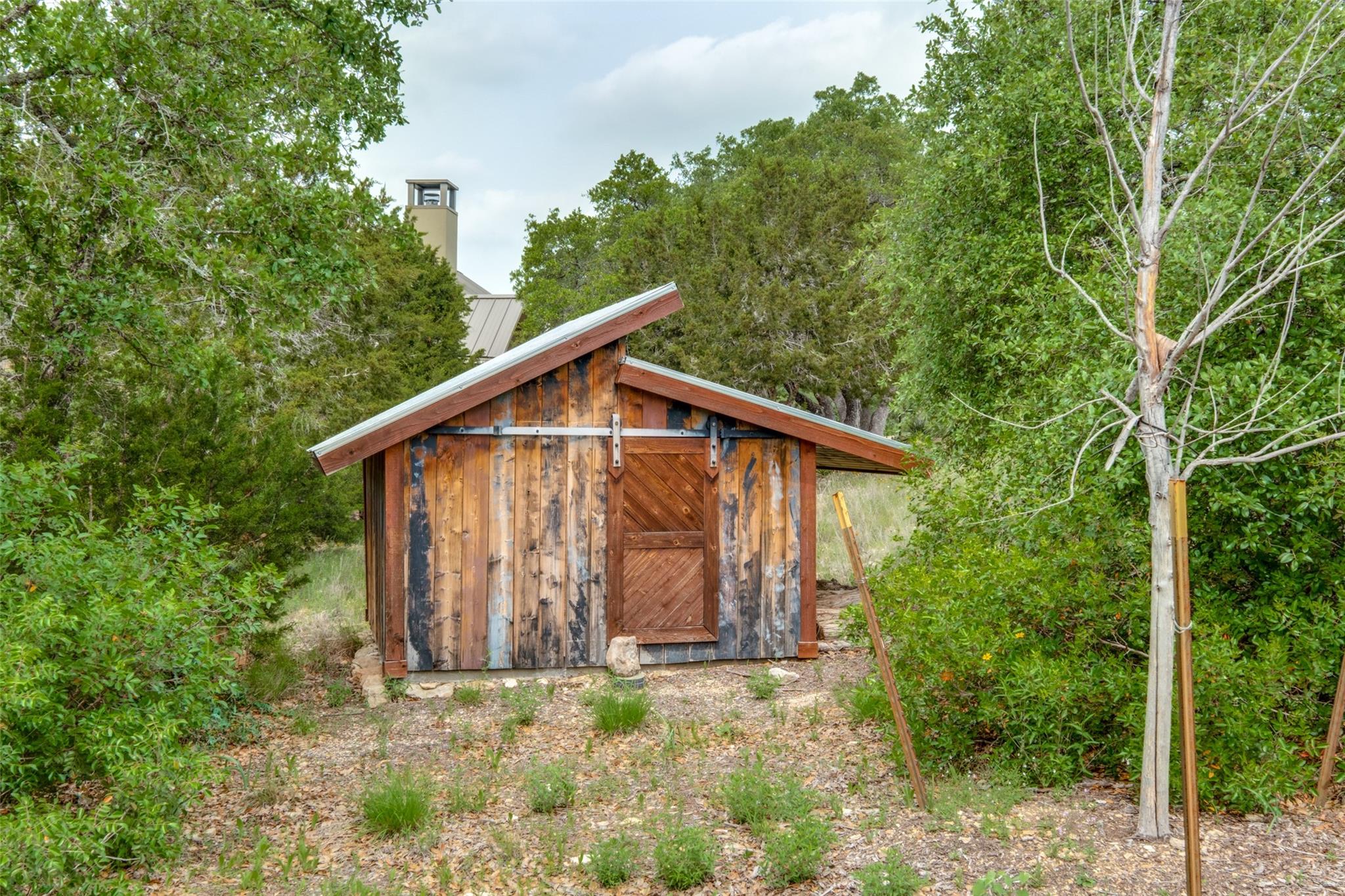 20501 Bee Hive LN