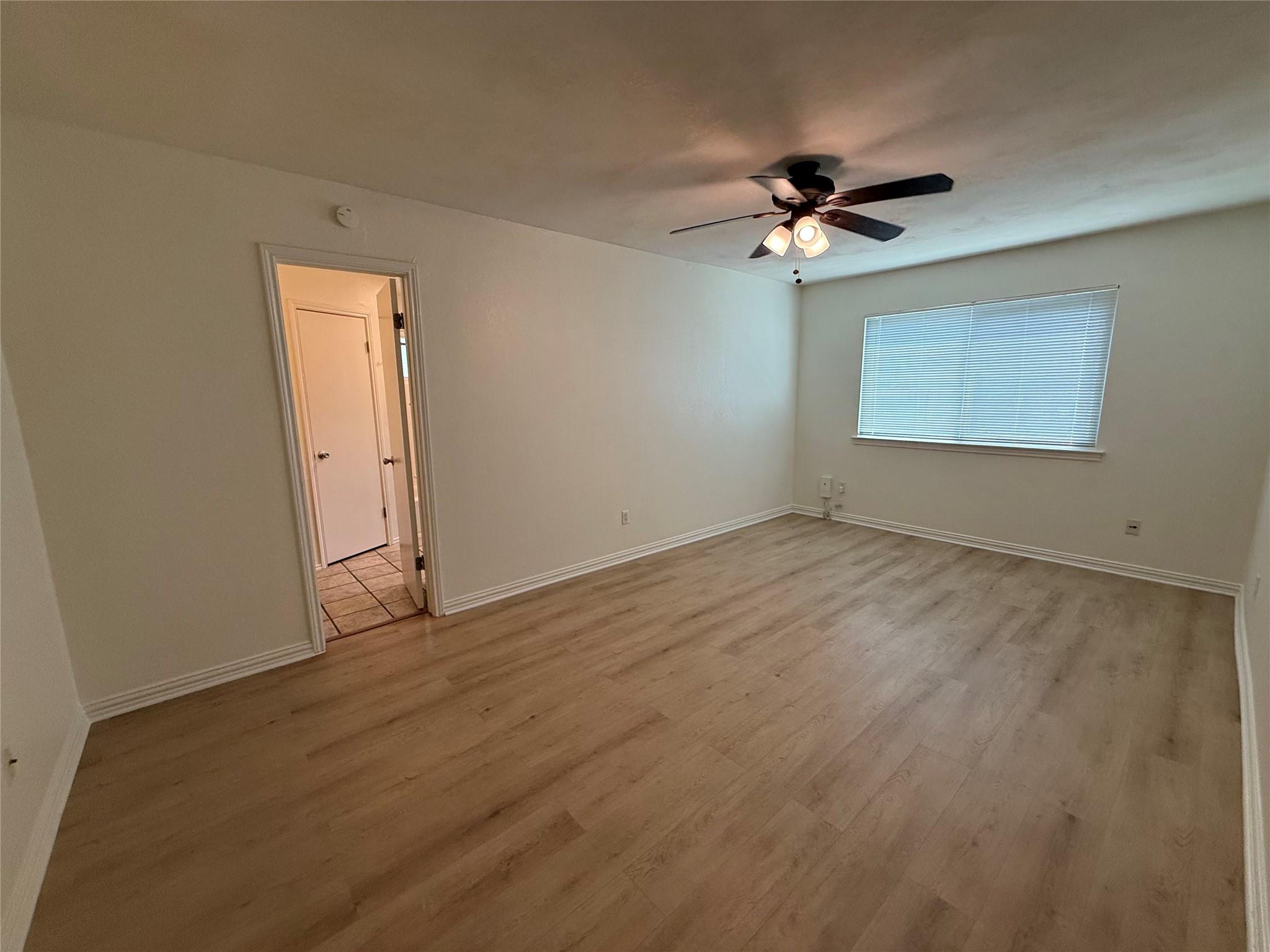 2107 Whispering DR