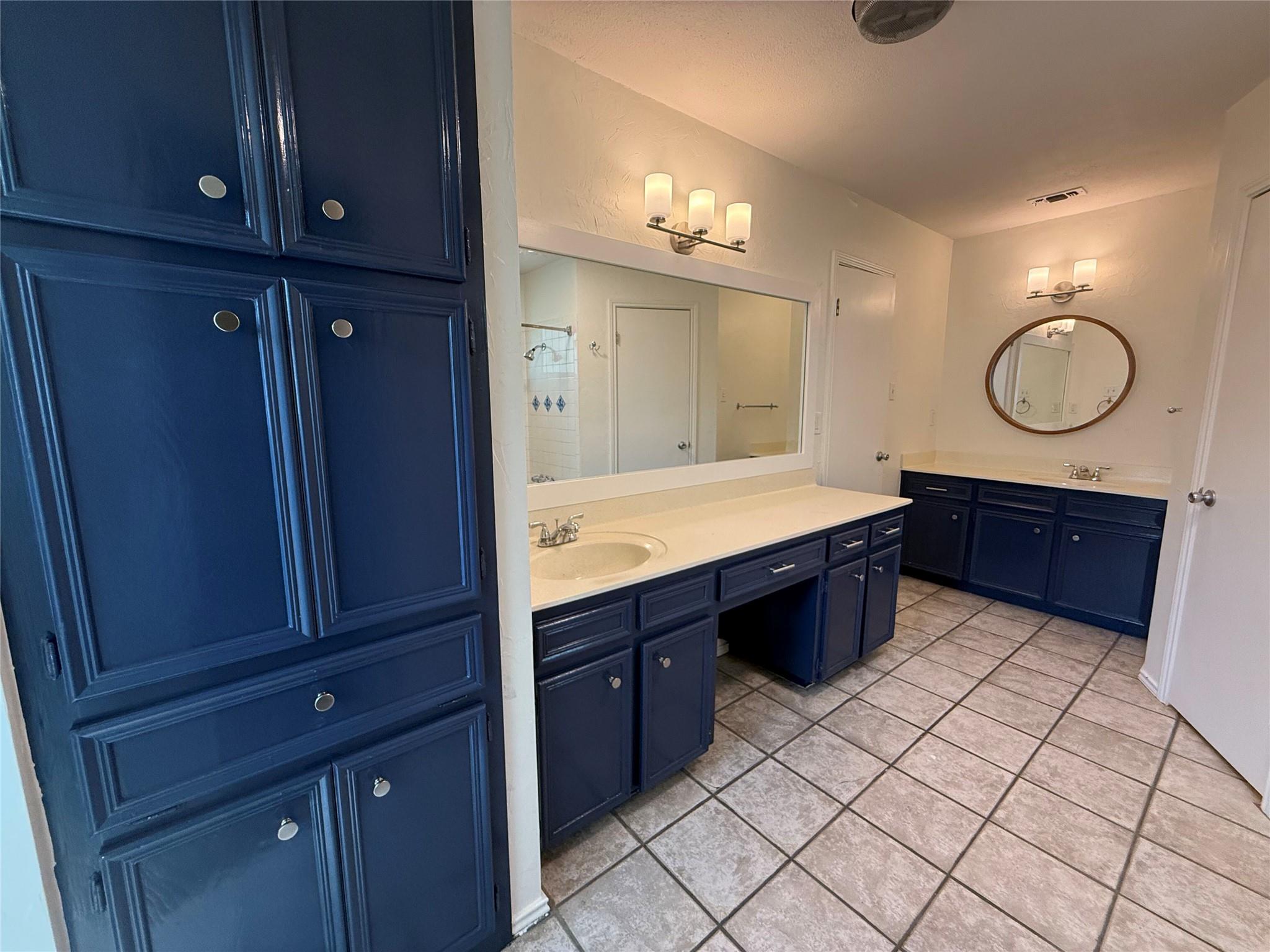 2107 Whispering DR