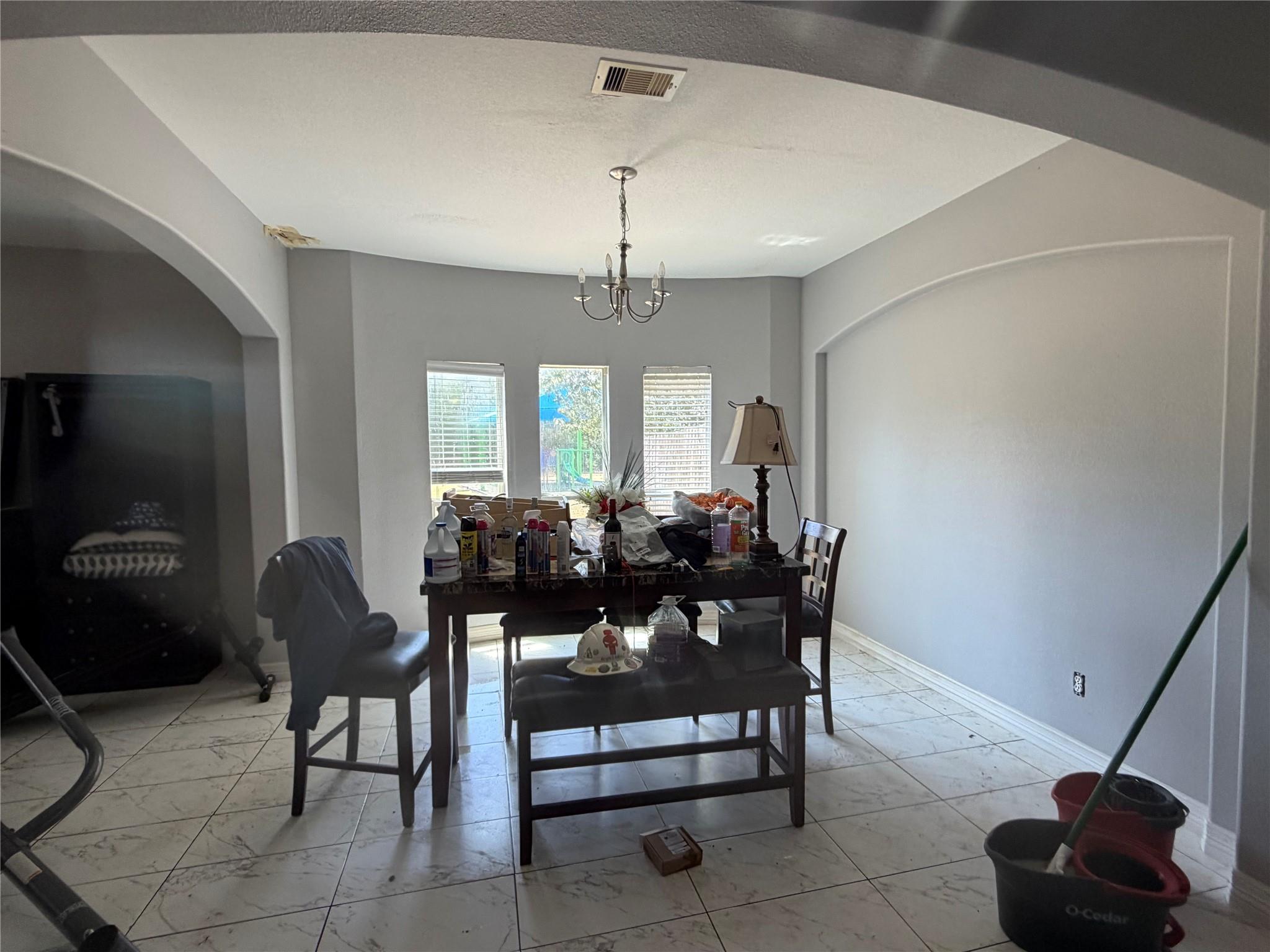 9907 Lynnwood Drive