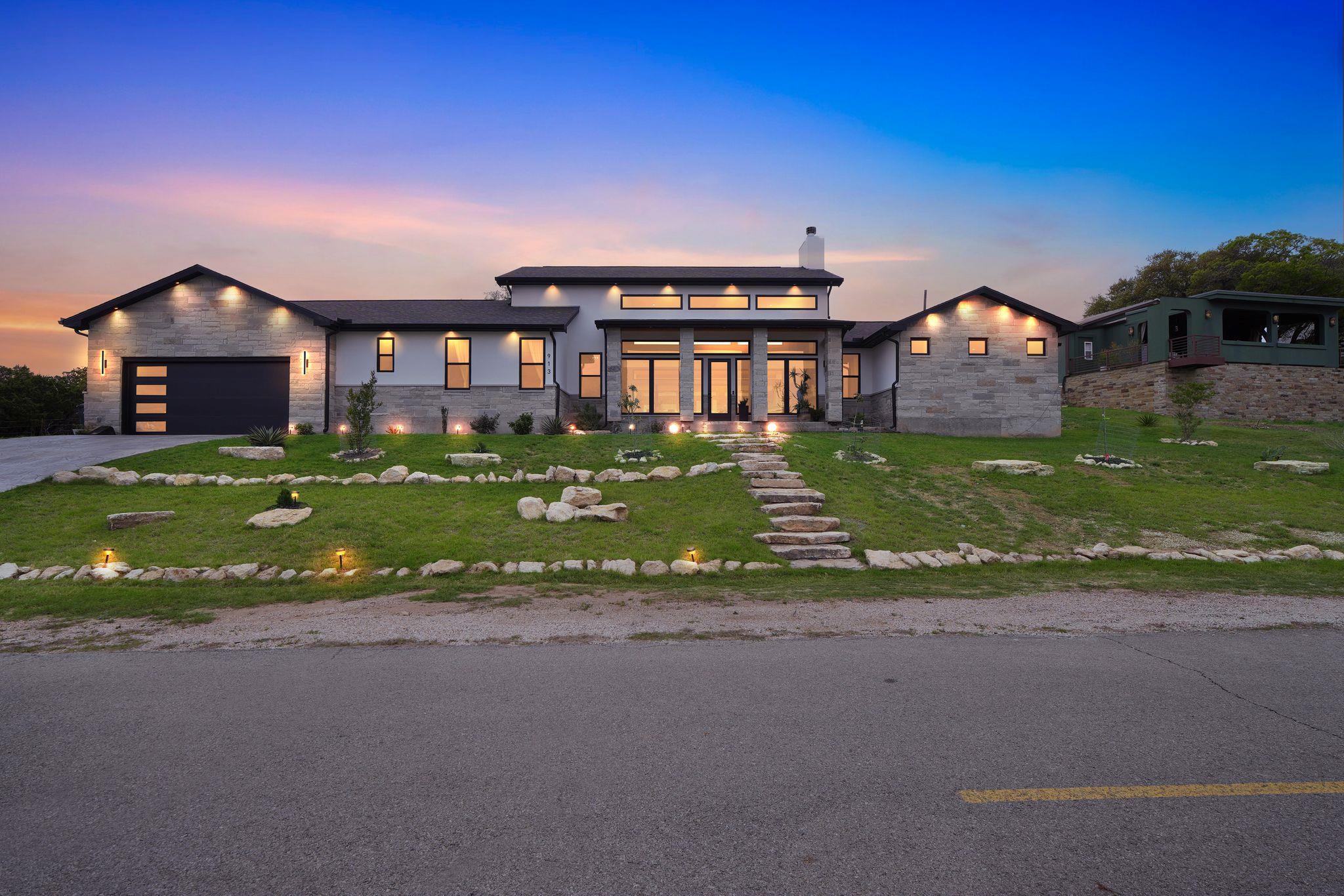 913 Larkhall DR