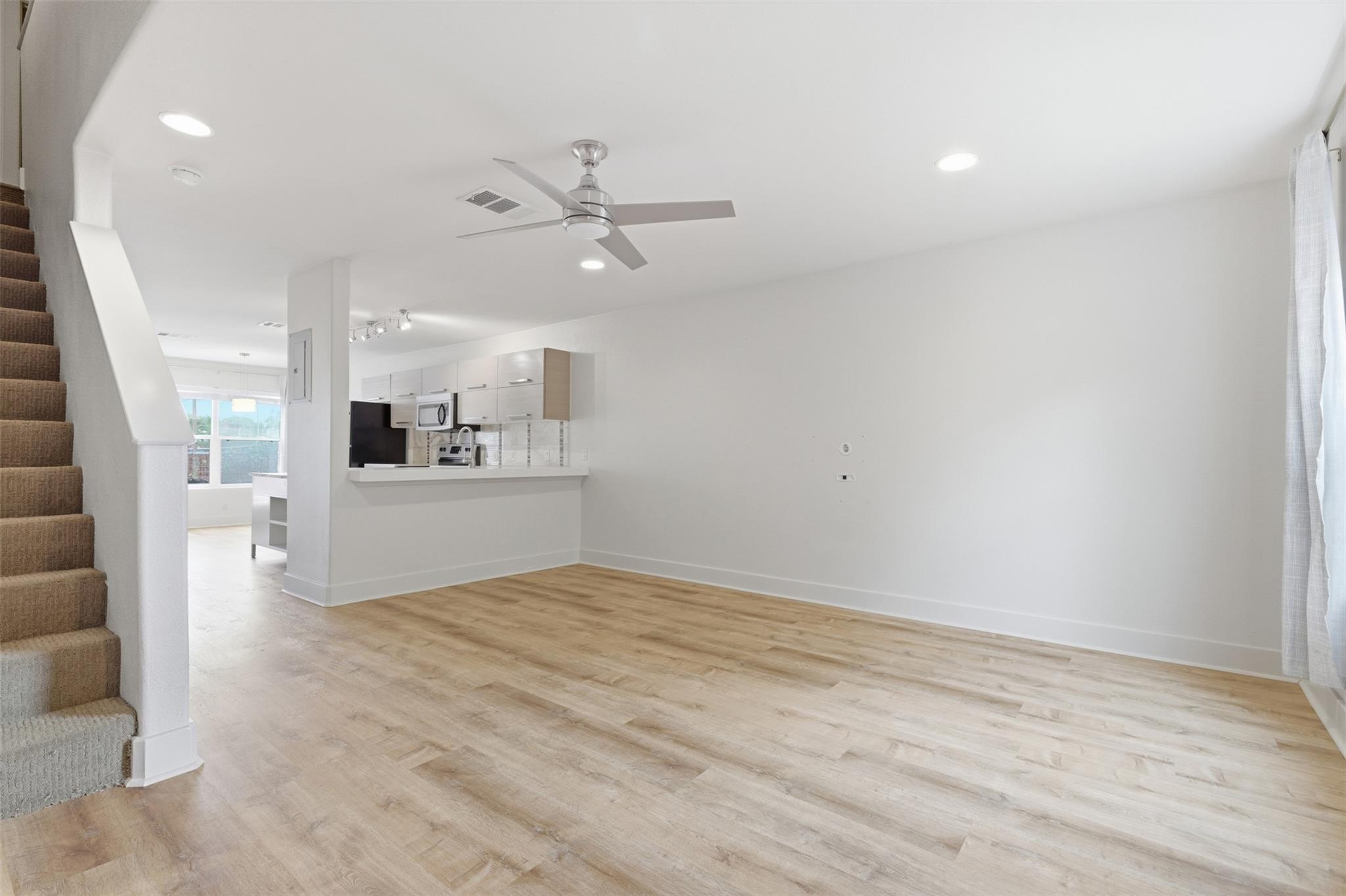 1101 Grove BLVD # 201