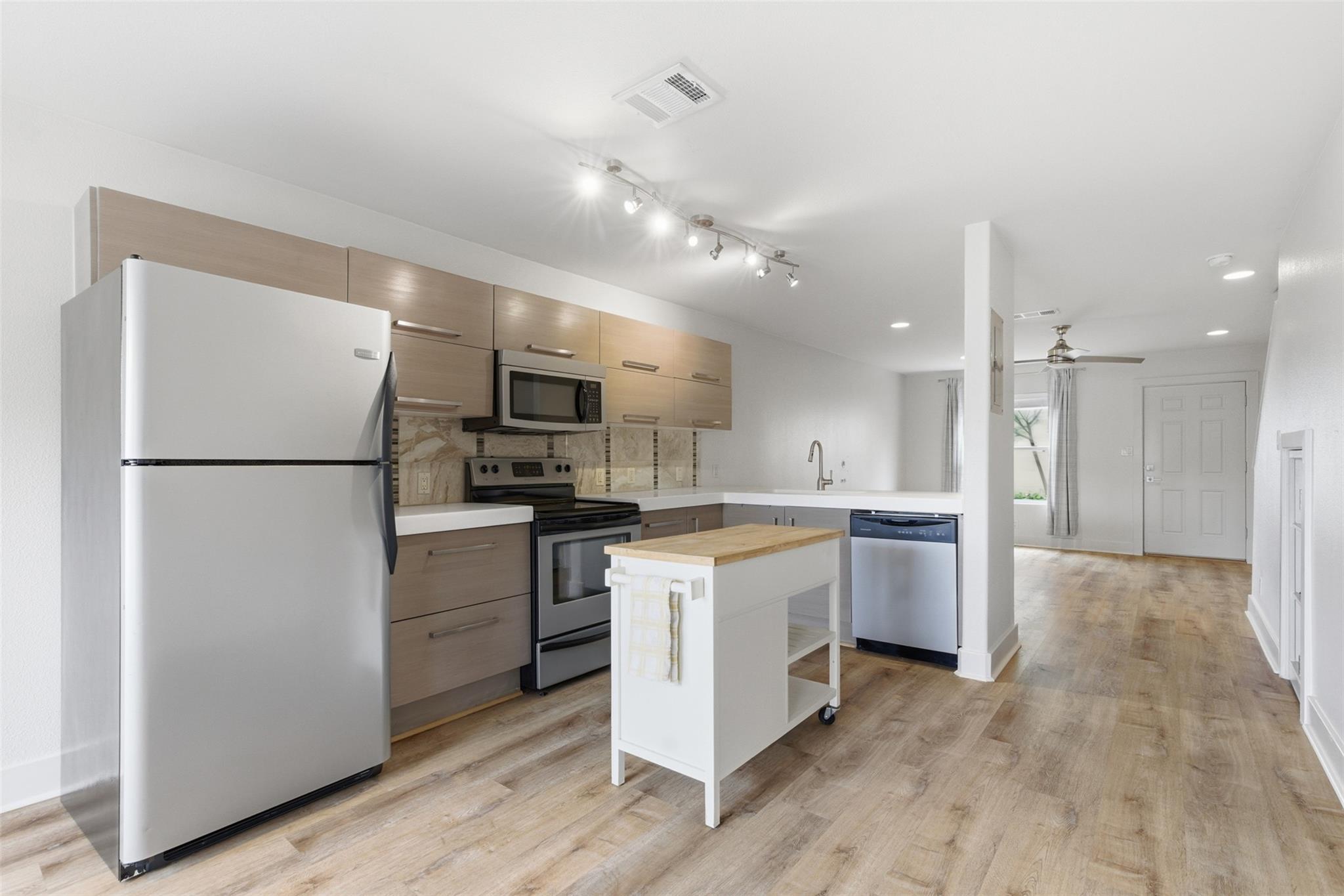 1101 Grove BLVD # 201