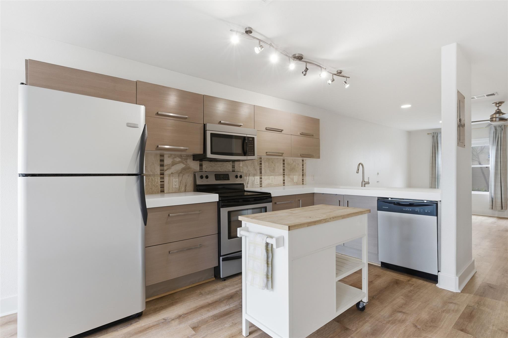 1101 Grove BLVD # 201
