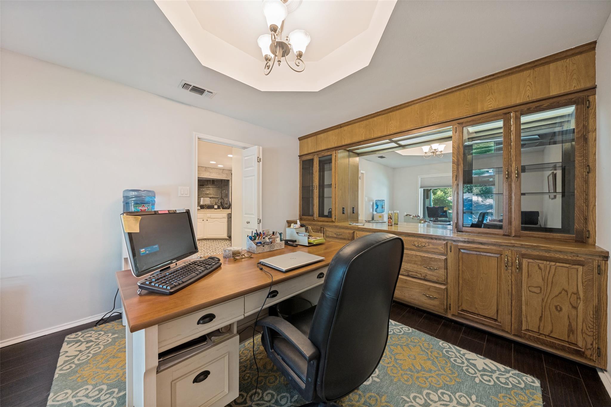 1933 Squire Circle CIR