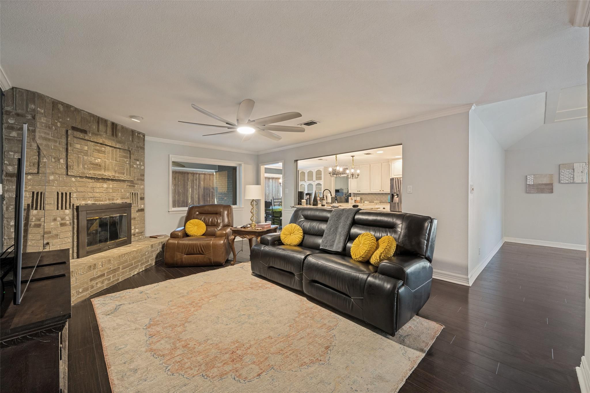 1933 Squire Circle CIR