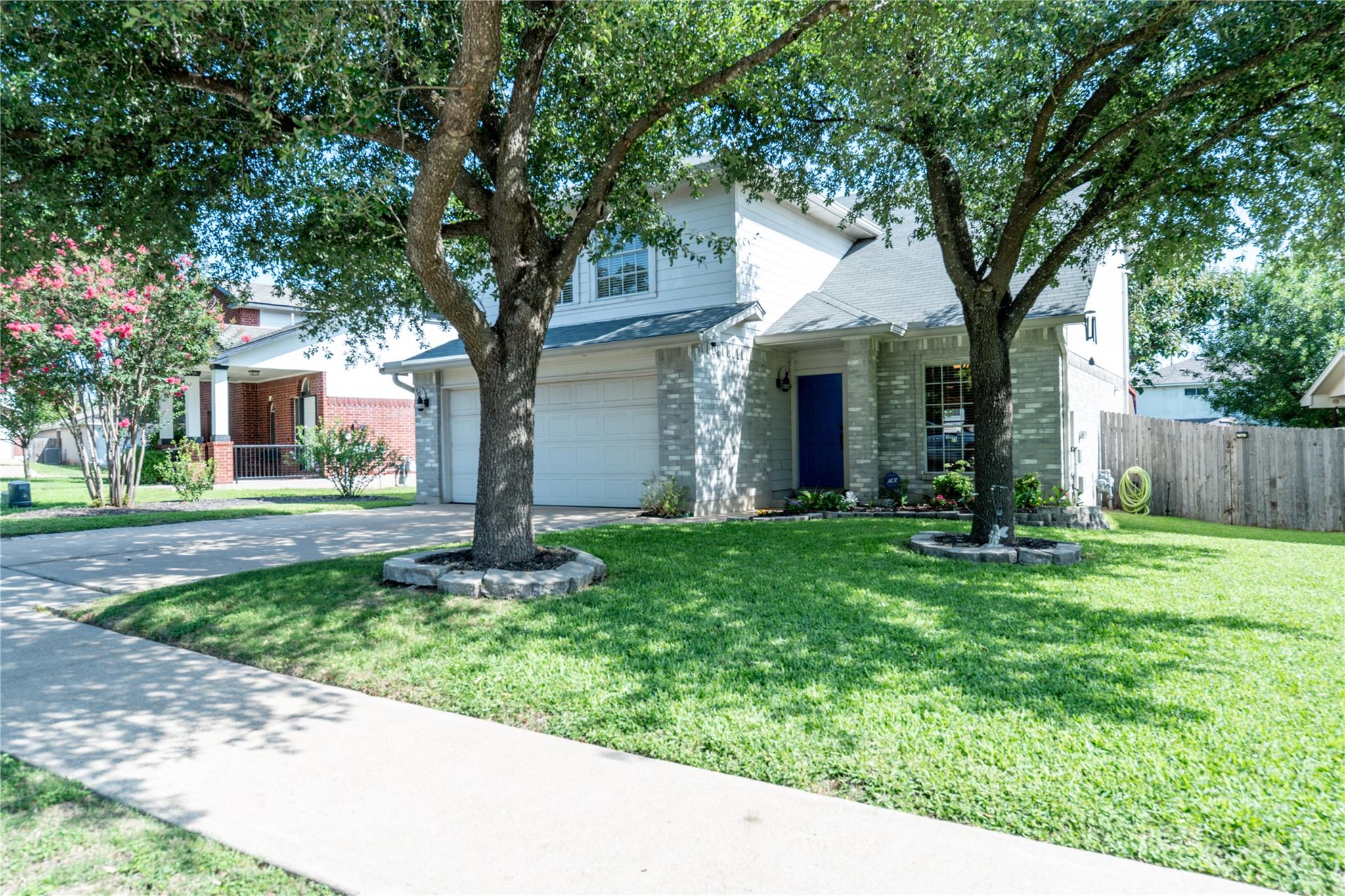 1005 Doras DR