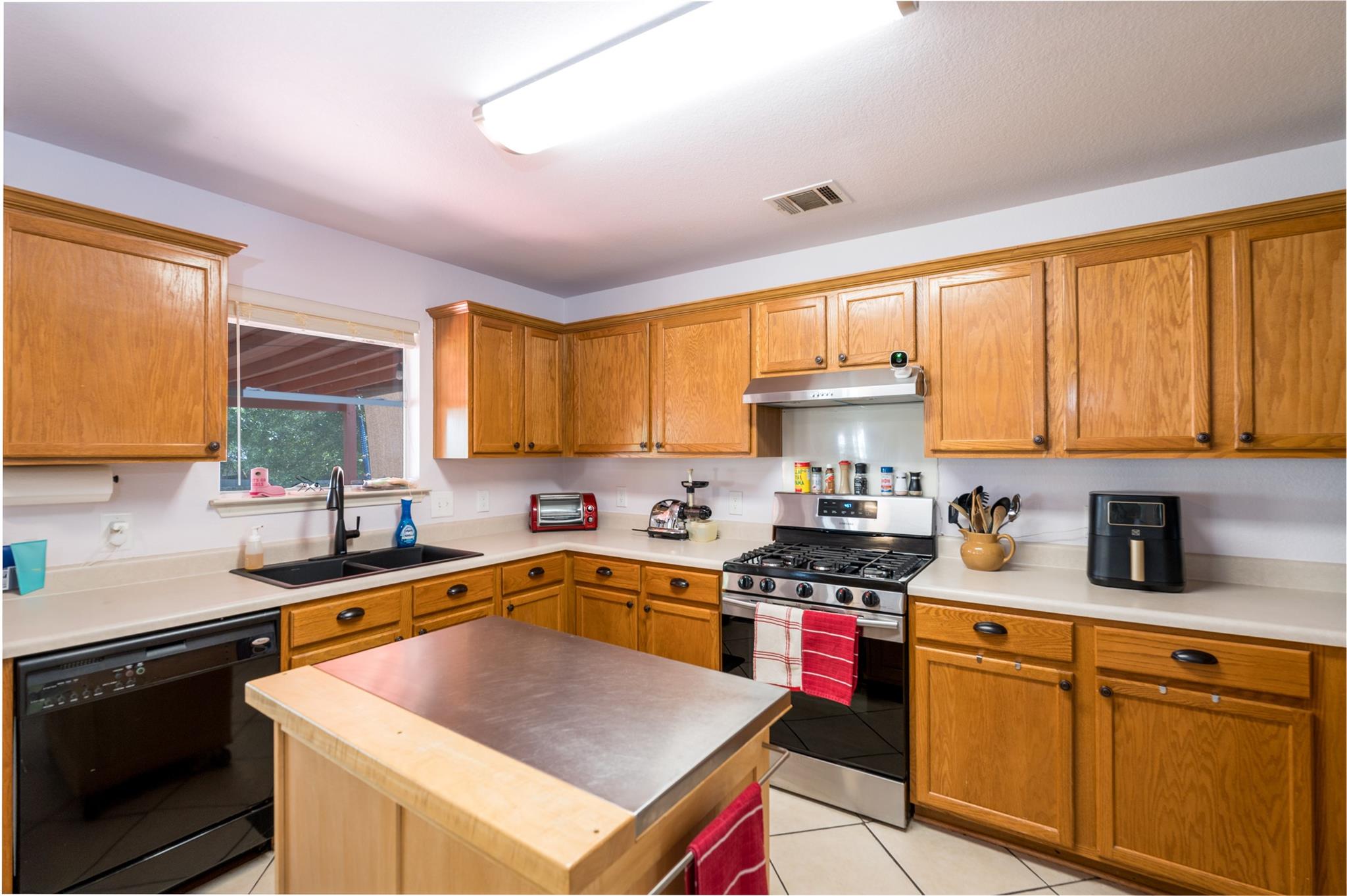 1005 Doras DR