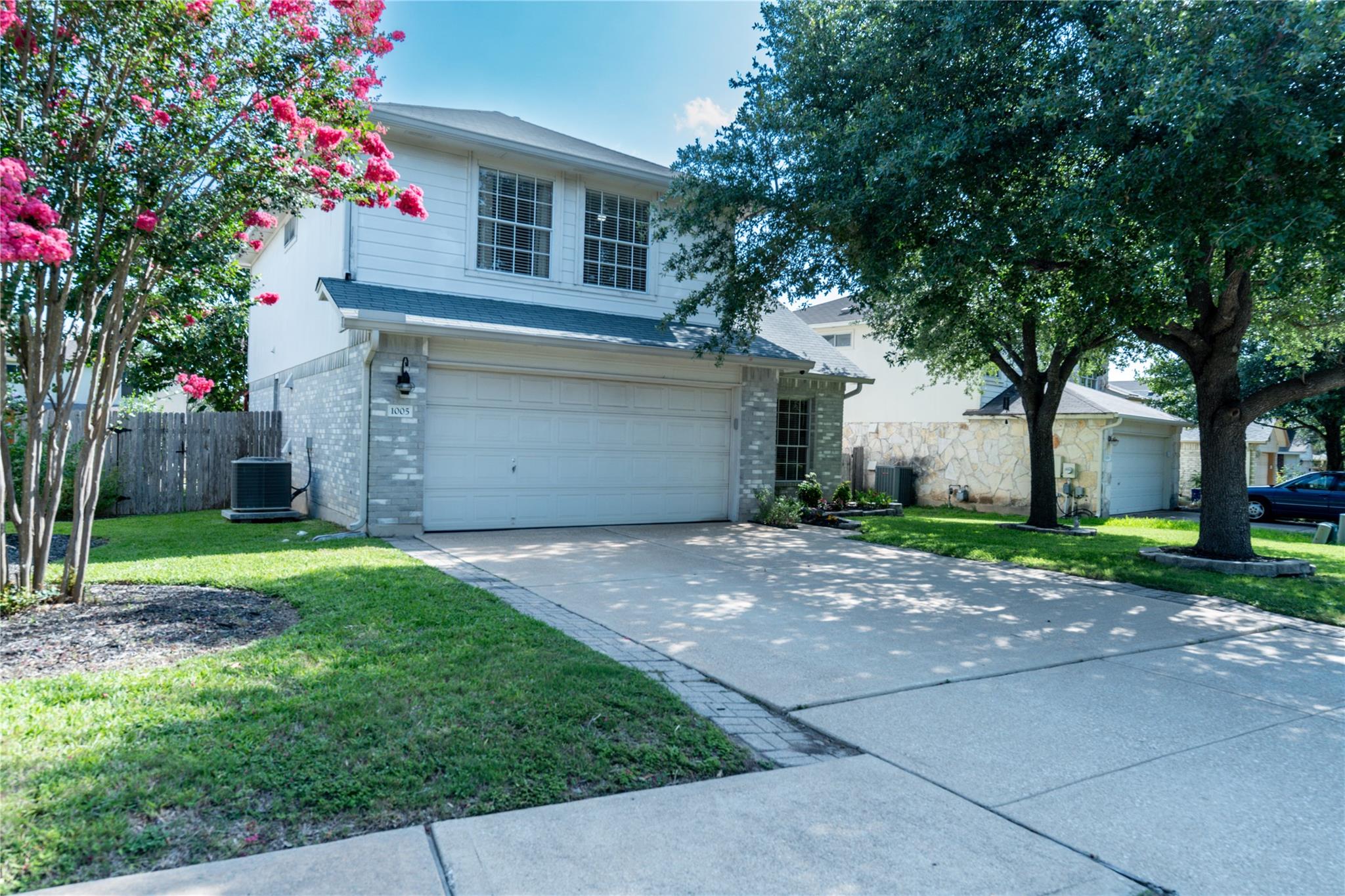 1005 Doras DR