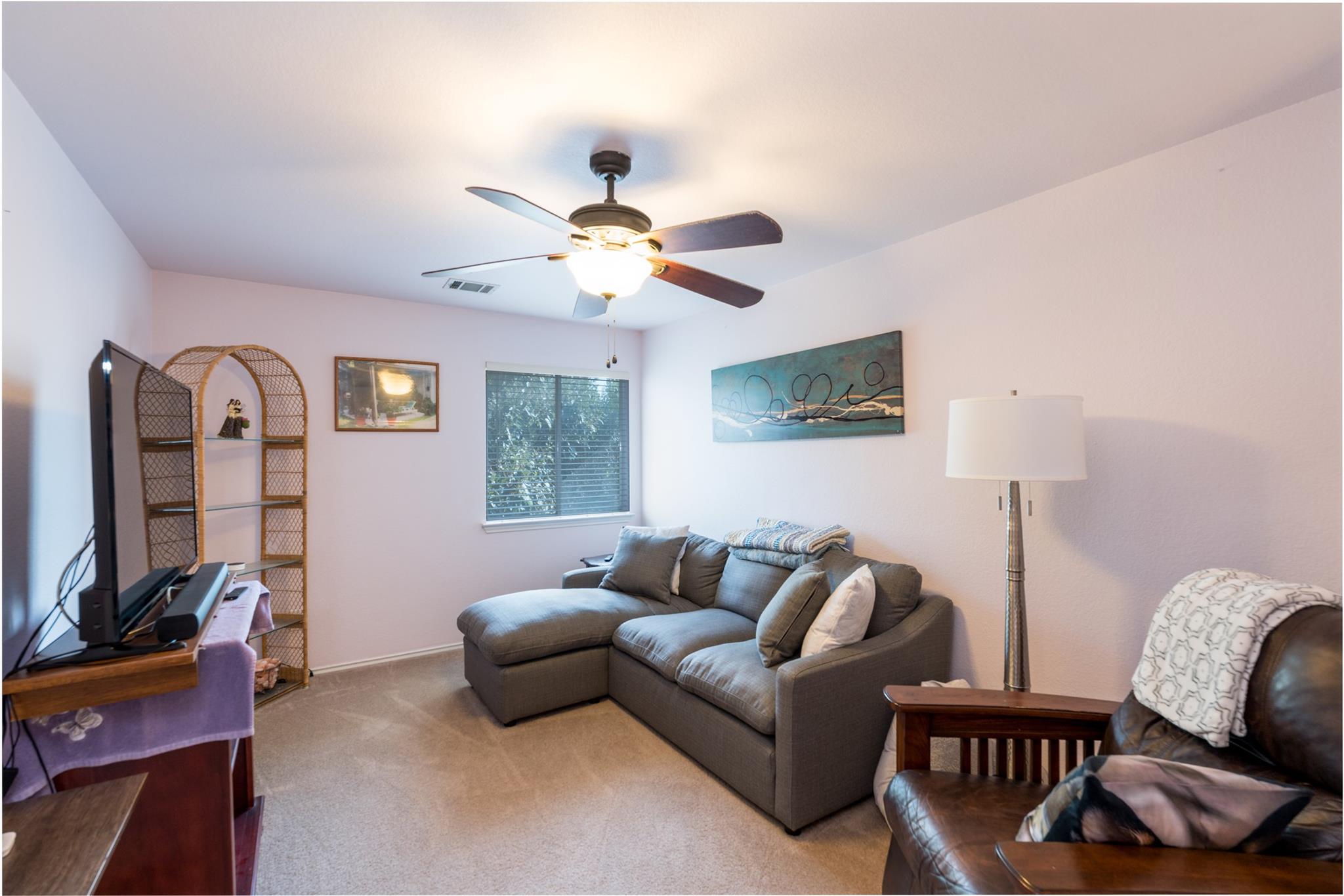 1005 Doras DR