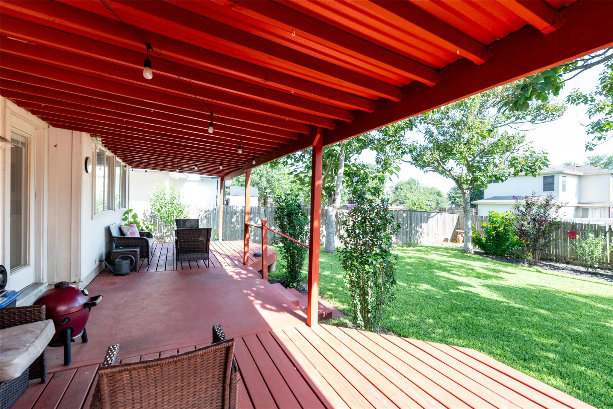 1005 Doras DR