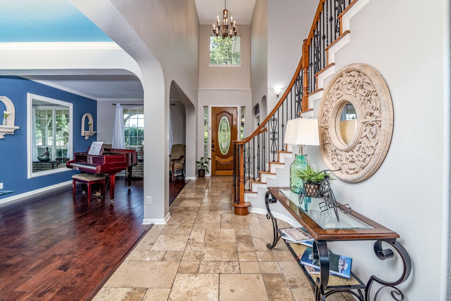 2701 Covington PL