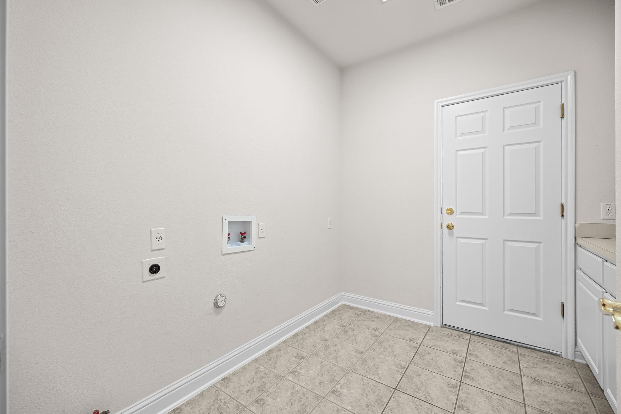 6819 Chalk Hill DR