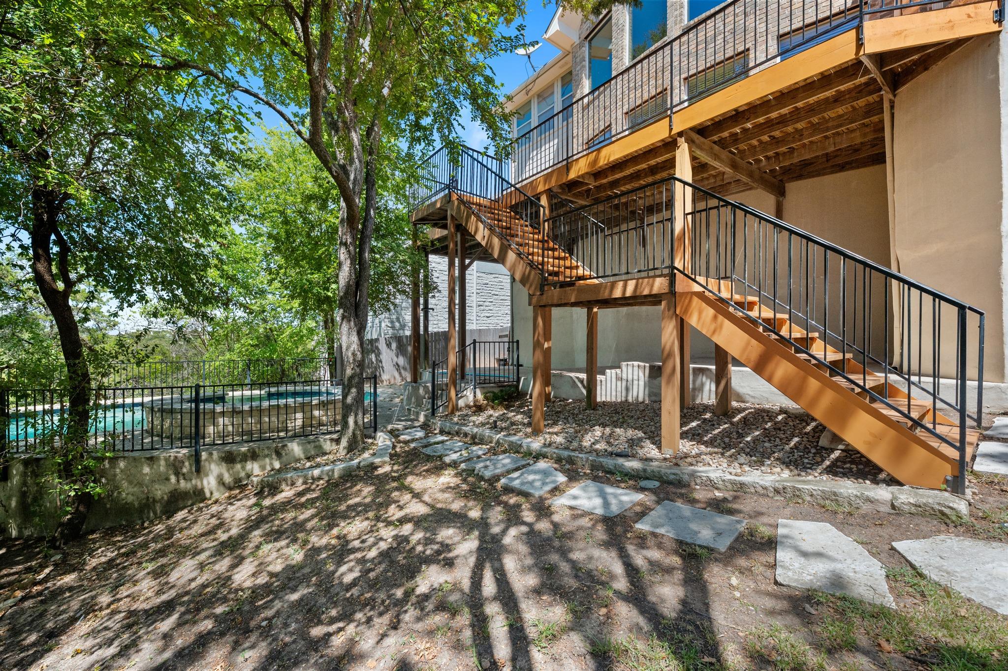 6819 Chalk Hill DR