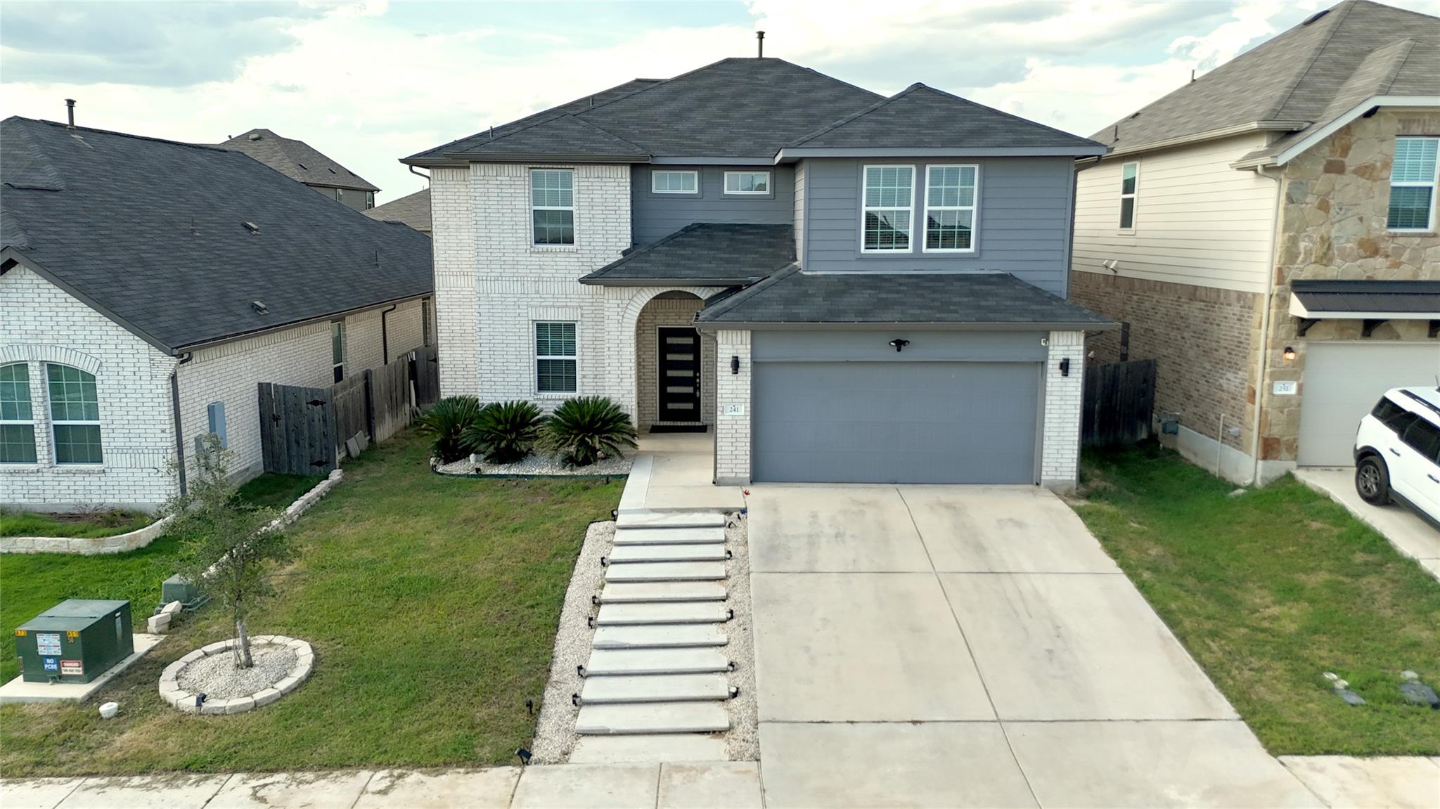 241 Oleander LOOP