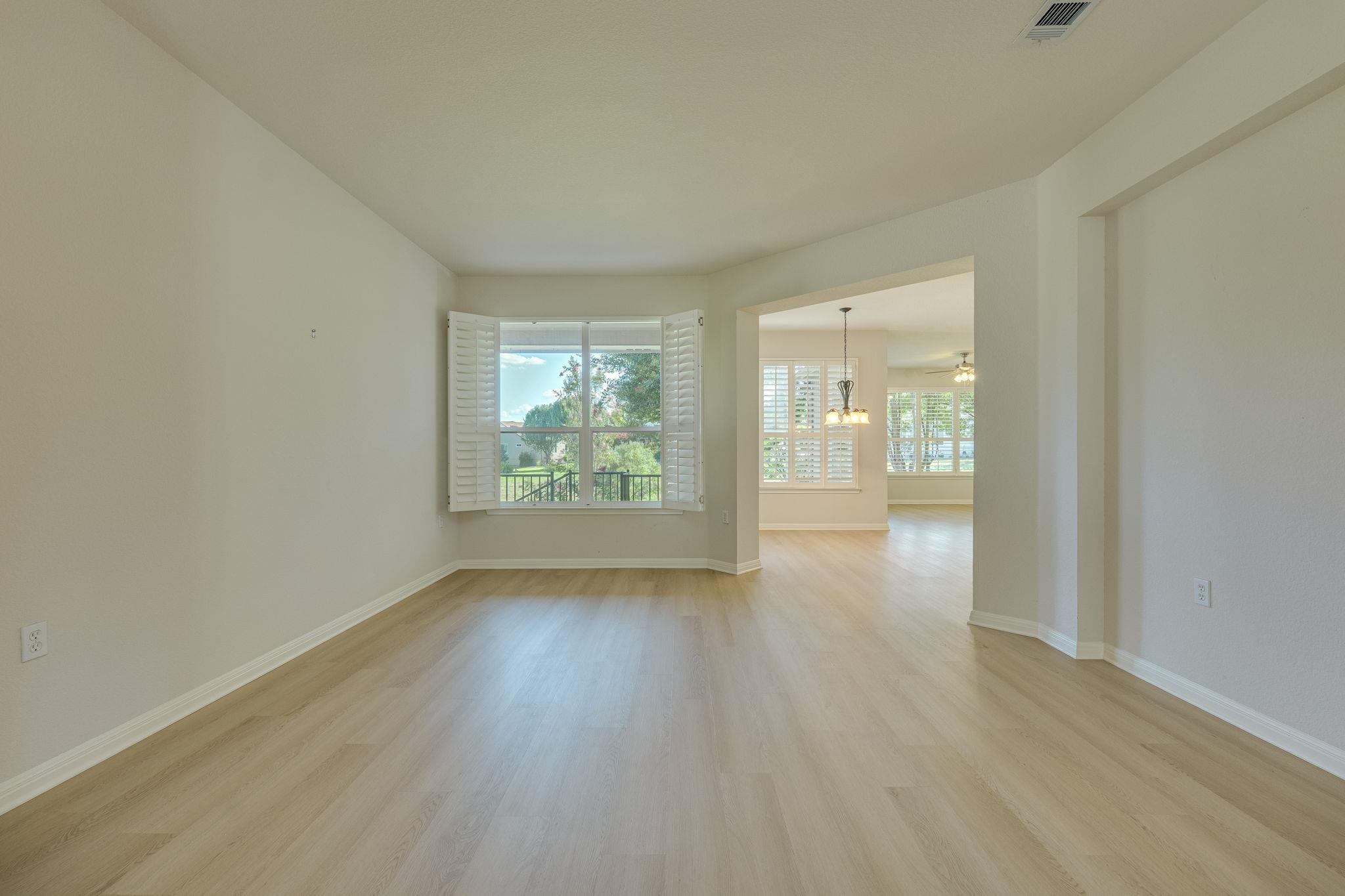 107 Lantana DR